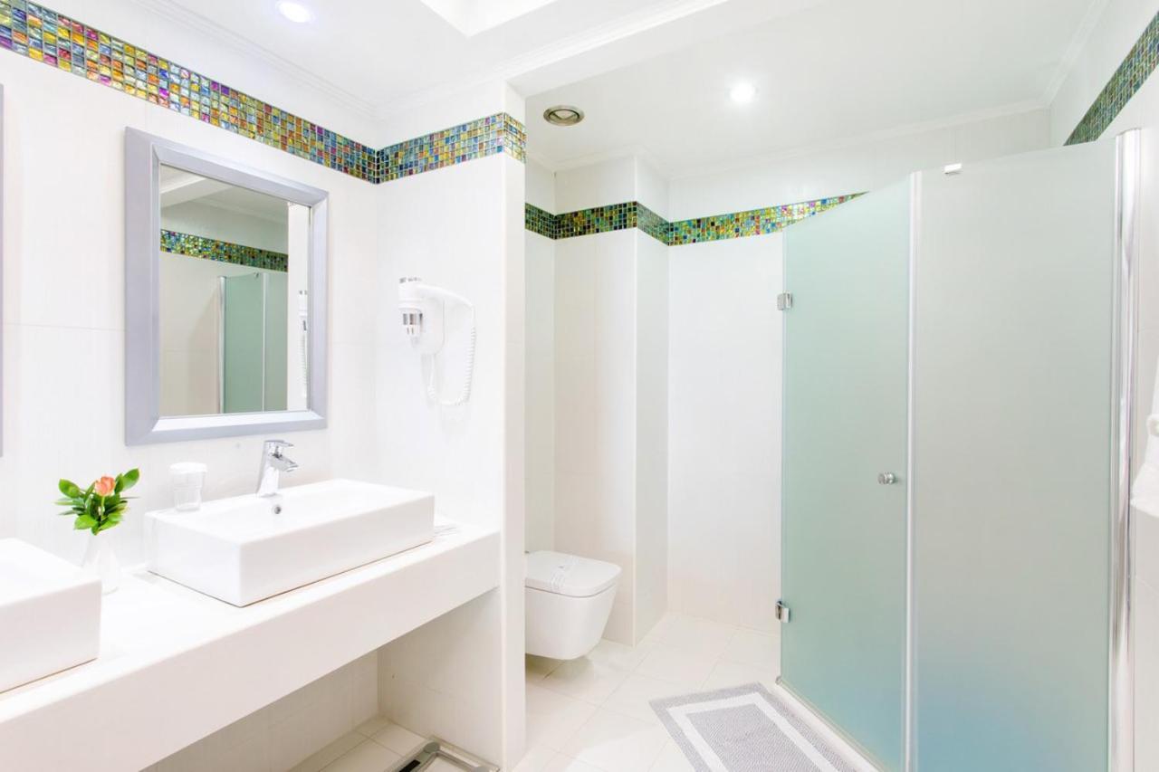 Deluxe Junior Suite mit eigenem Pool (2-4 Personen)