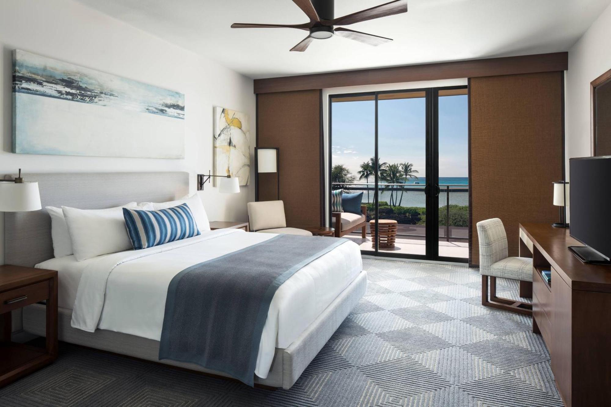 Beach House Oceanfront Room, Larger Guest room, Beach House Building, 1 King bed