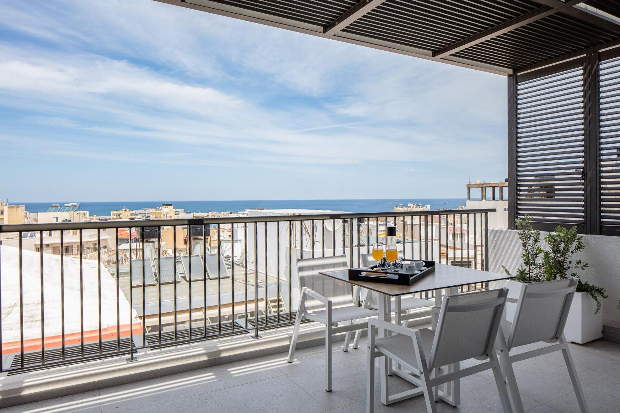 Premium Suite mit Meerblick und Whirlpool im Freien