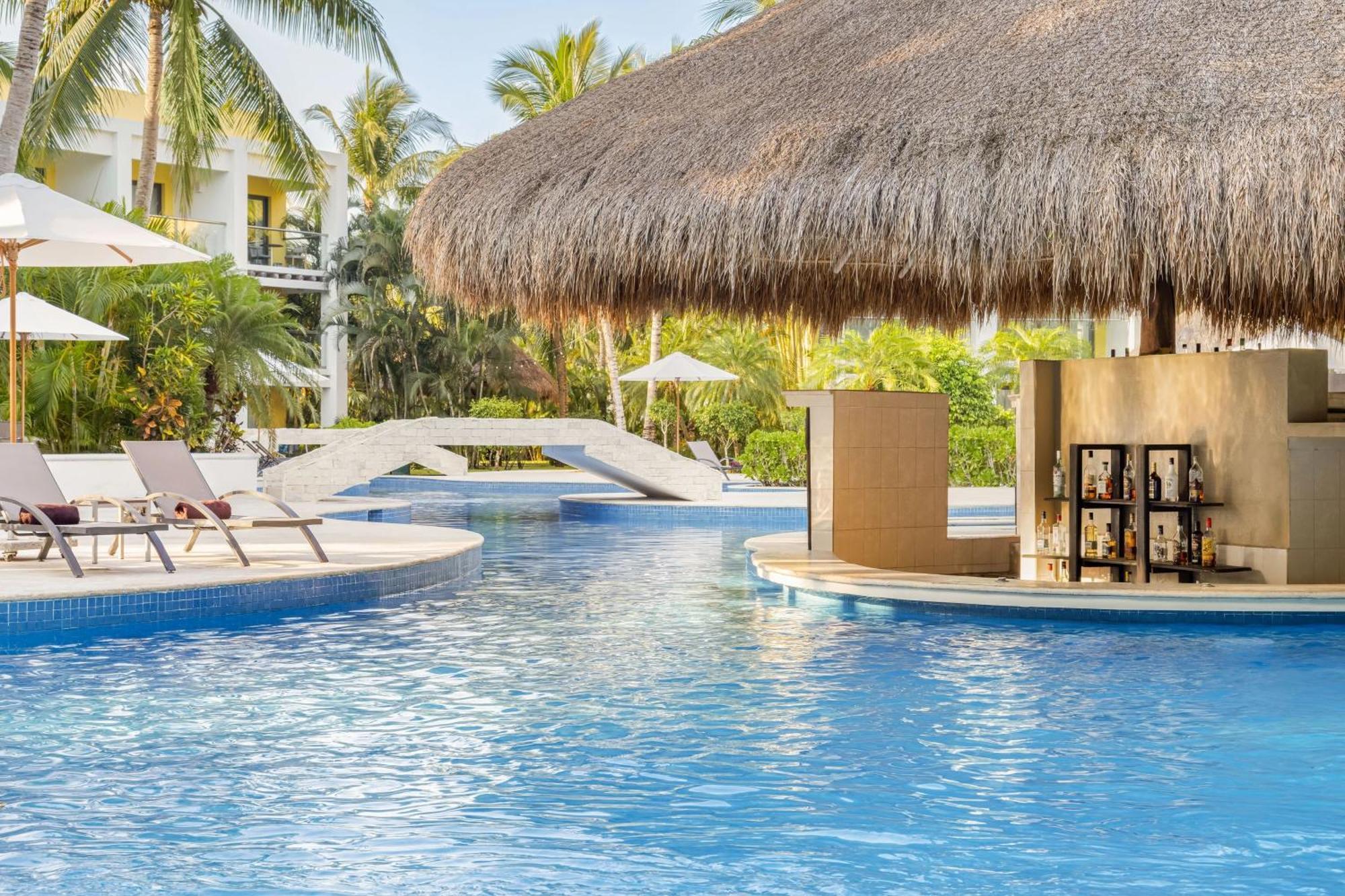 Junior Suite mit Poolblick