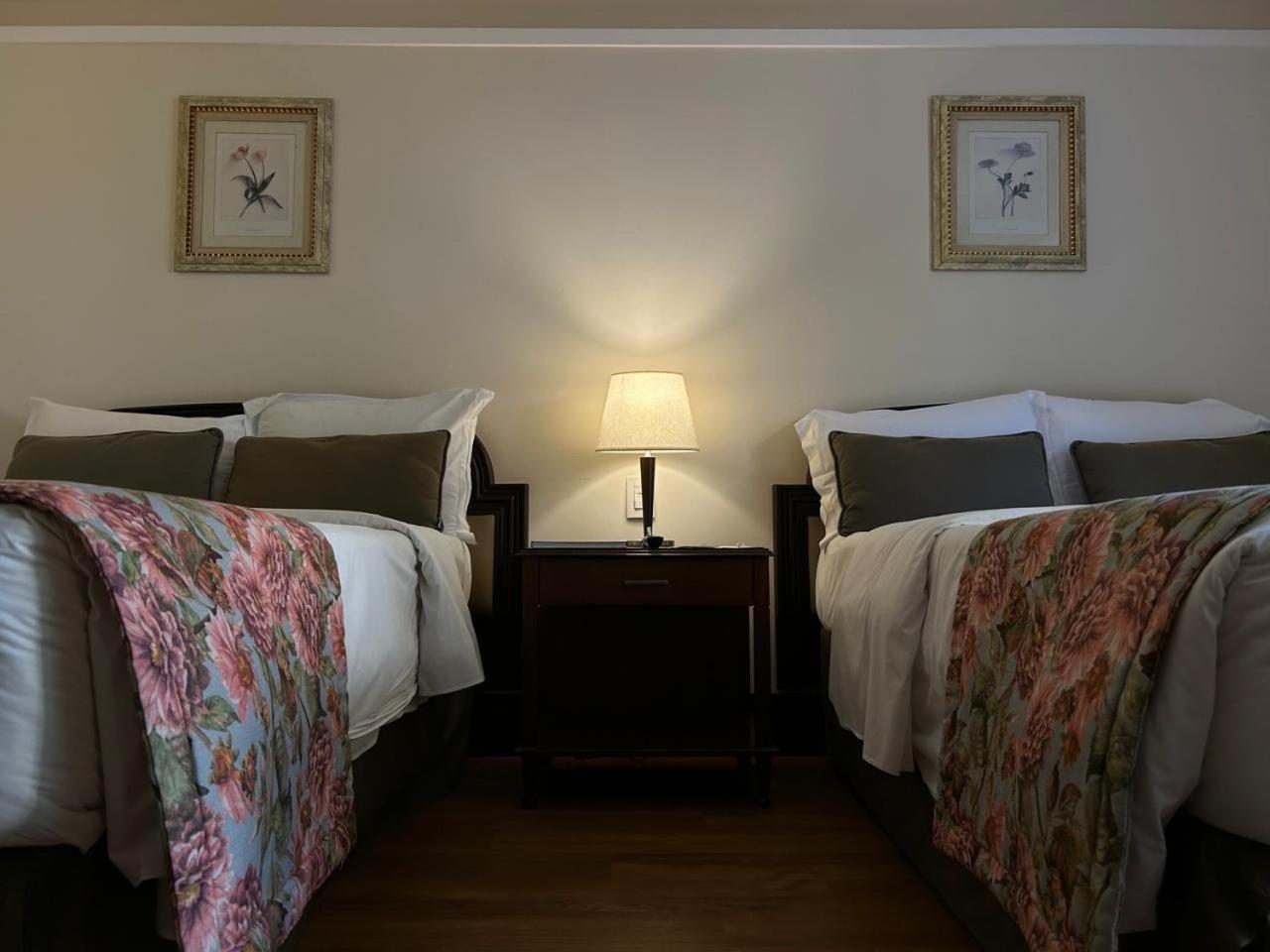 Deluxe Familienzimmer mit Blick auf den Pool