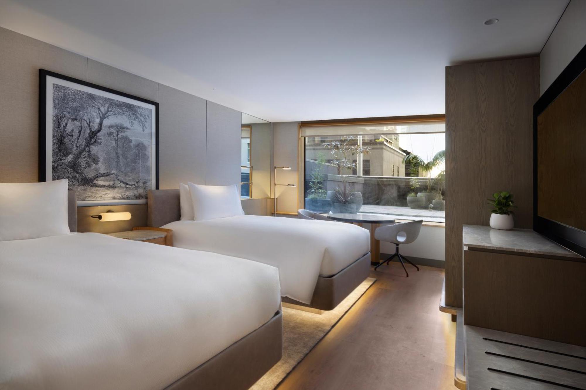 Deluxe Doppelzimmer mit Blick auf die Terrasse.