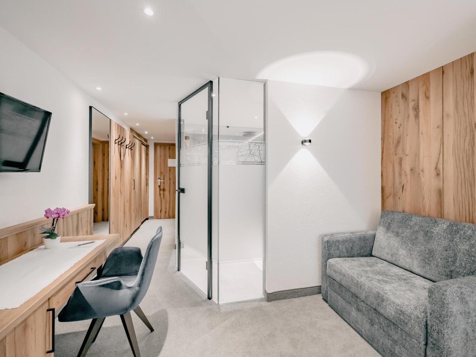 Deluxe Junior Suite