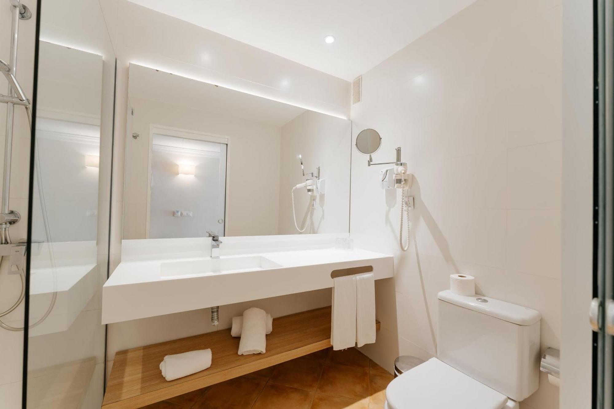 Double Room with Balcony,1613734939:JPEG
