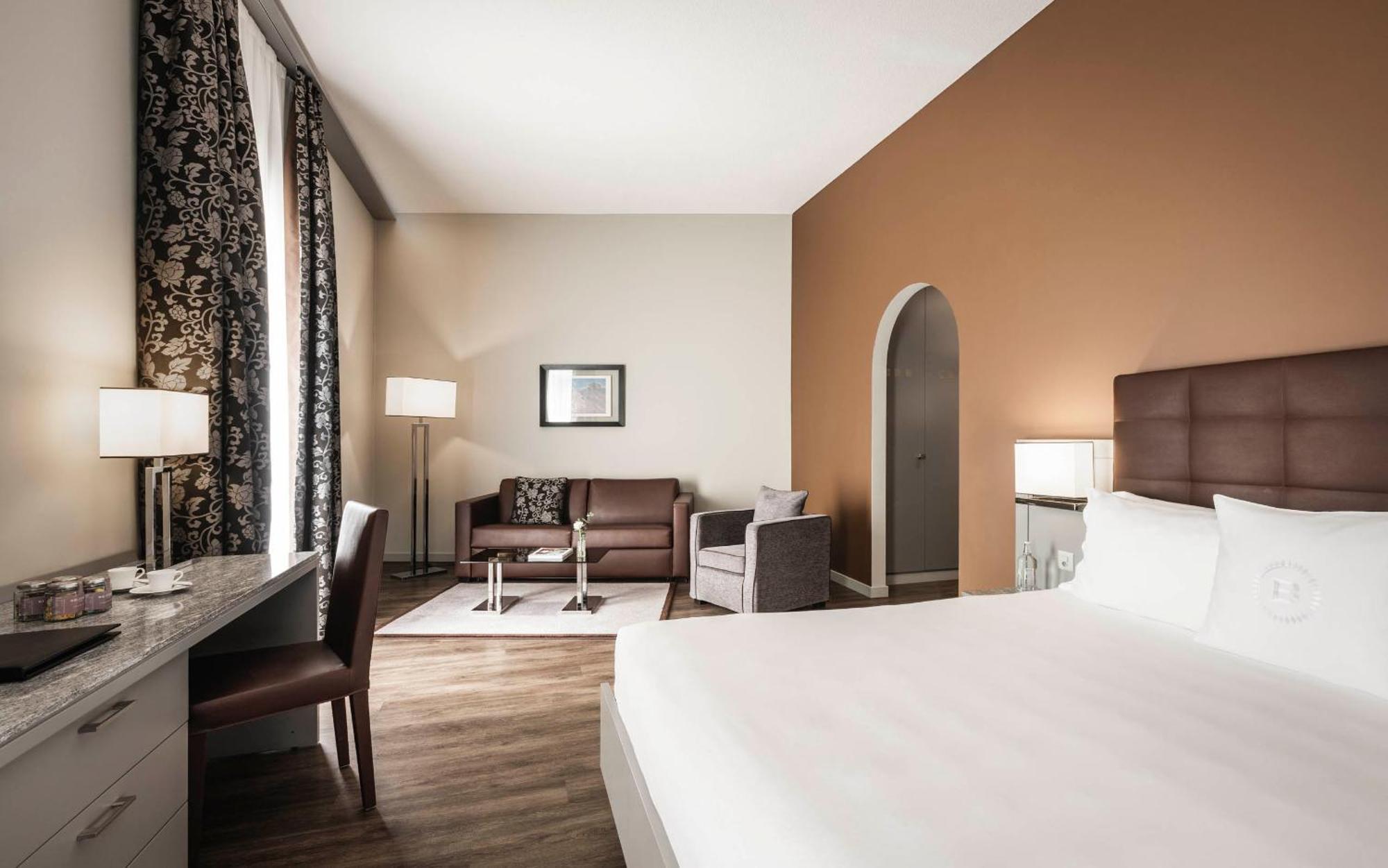 Junior Suite mit Balkon und Seeblick