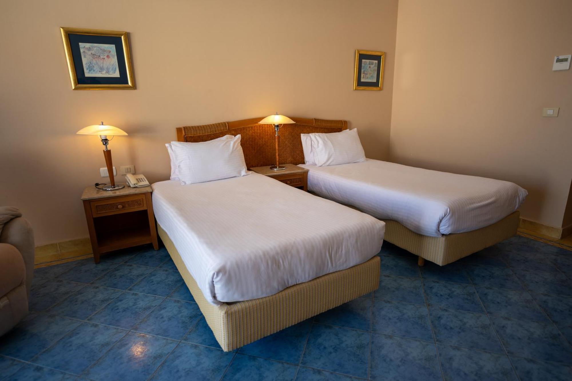 Superior Doppelzimmer mit Meer- & Poolblick