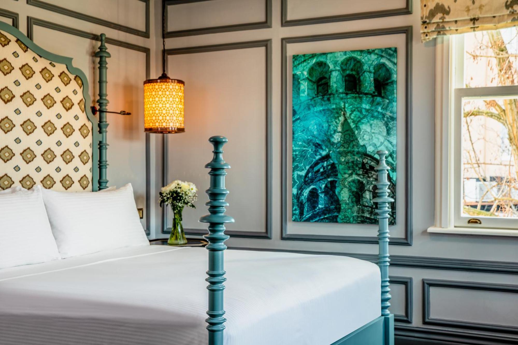 Zimmer mit Kingsize Bett