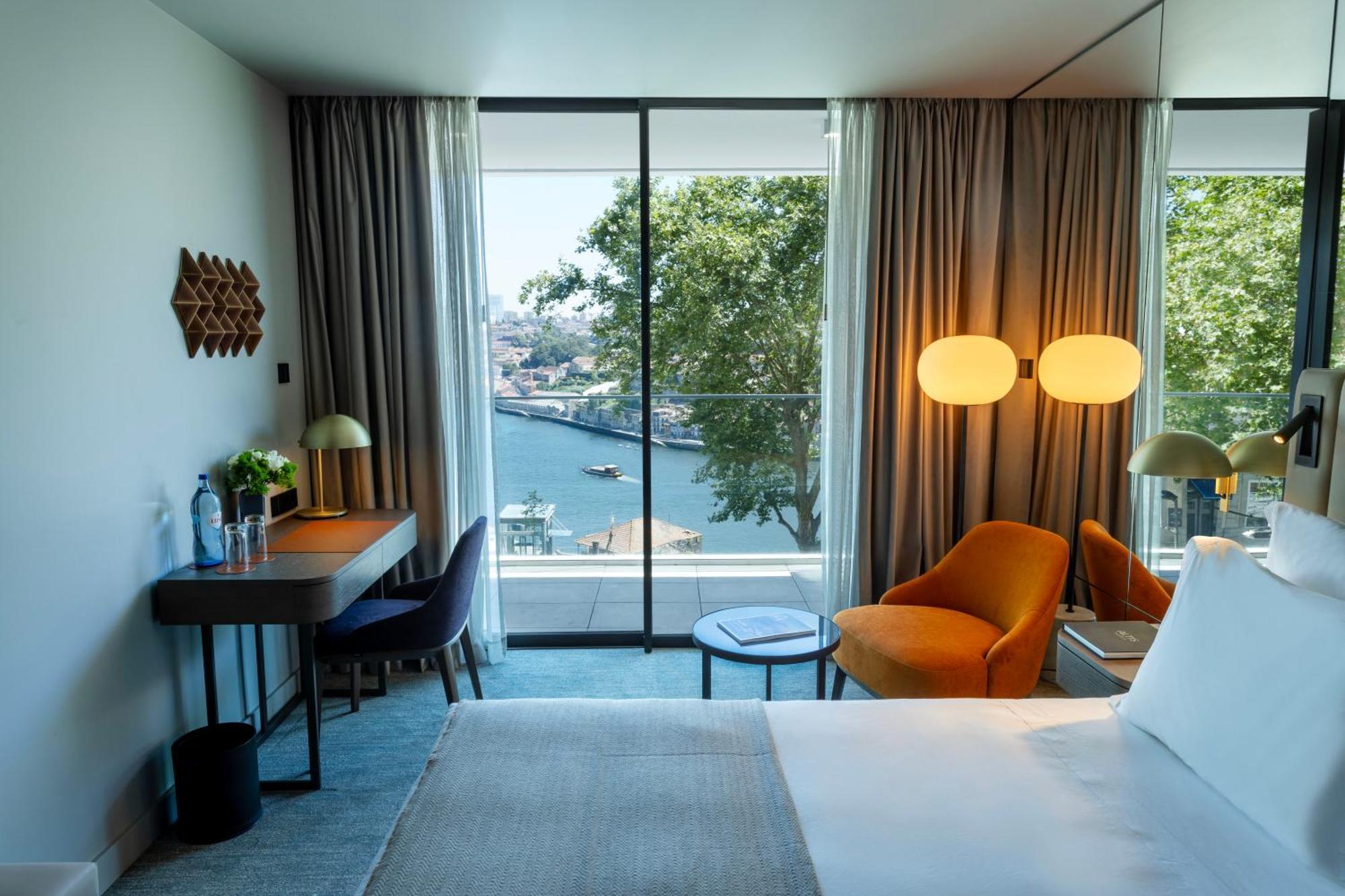 Deluxe River View (2nd, 3rd and 4th Floor)