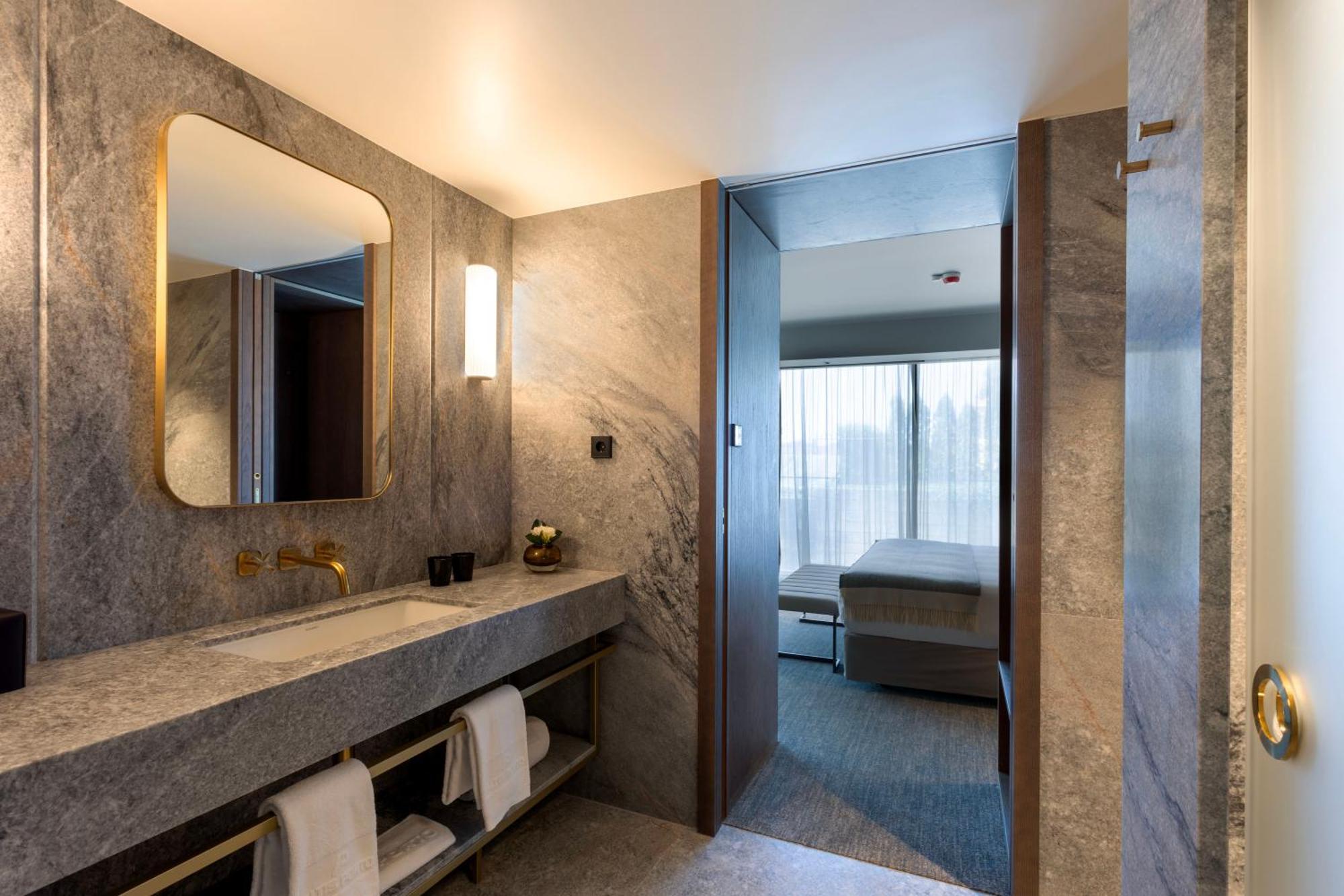 Suite mit Flussblick