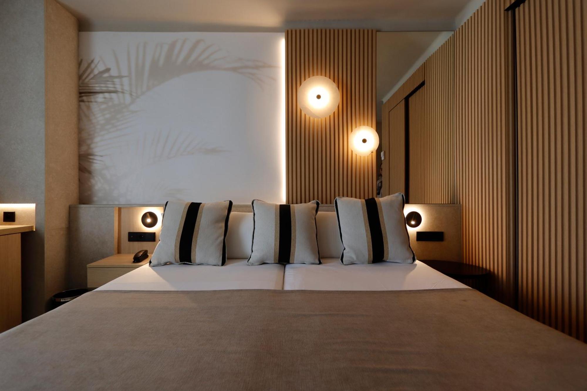Doppelzimmer mit seitlichem Meerblick