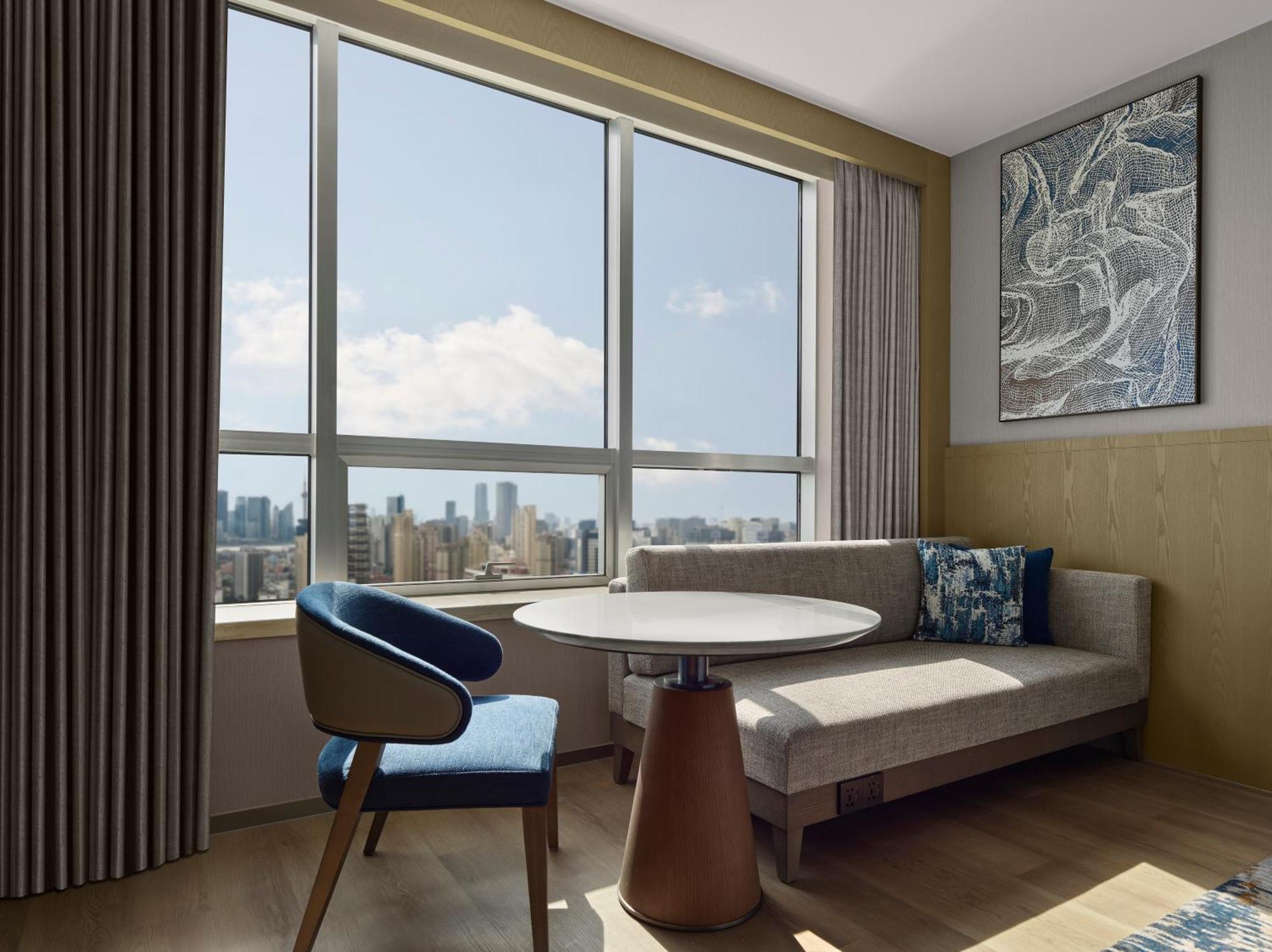 Panorama King Room with River View