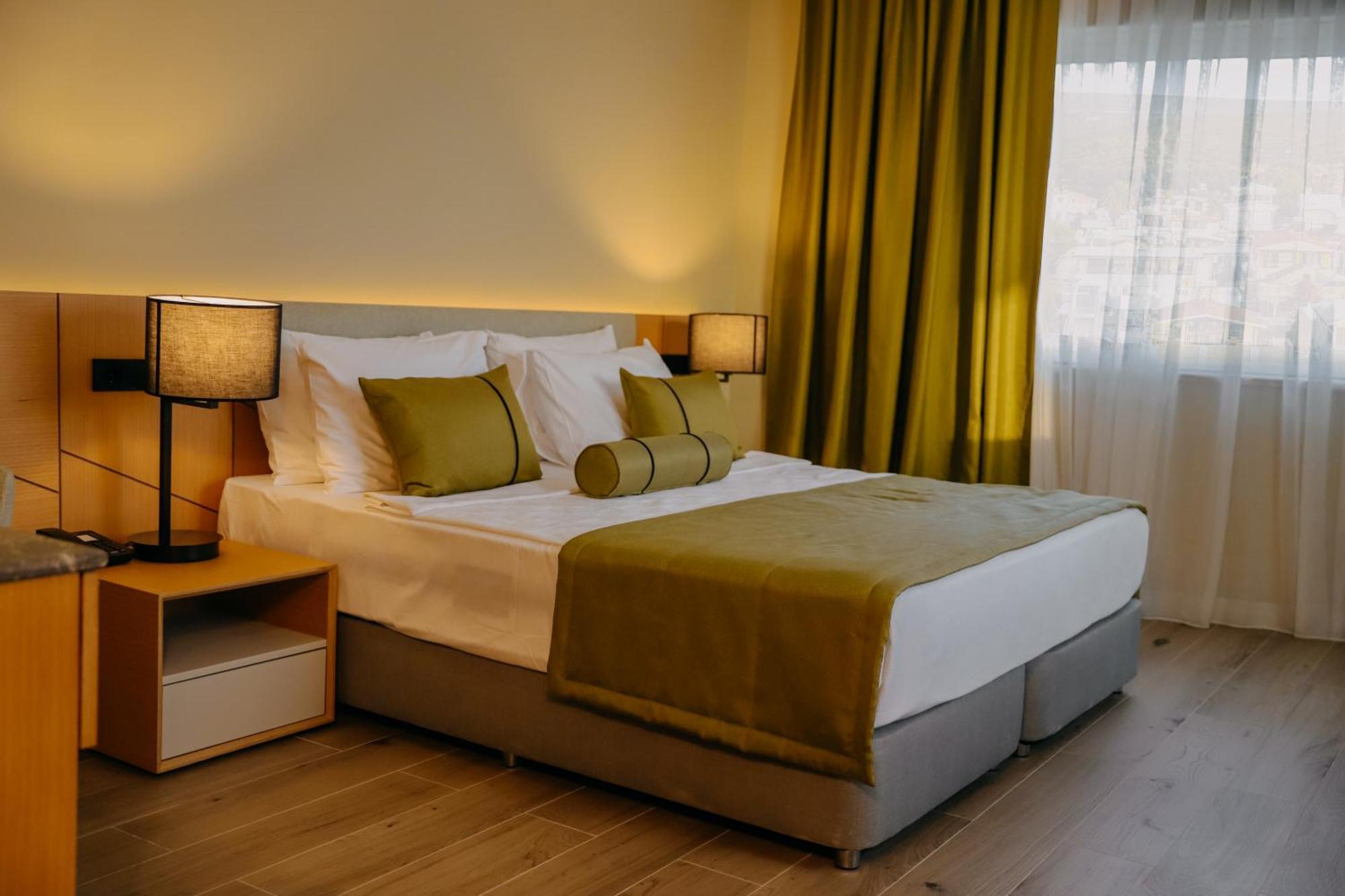 Standard Zimmer mit Kingsize-Bett