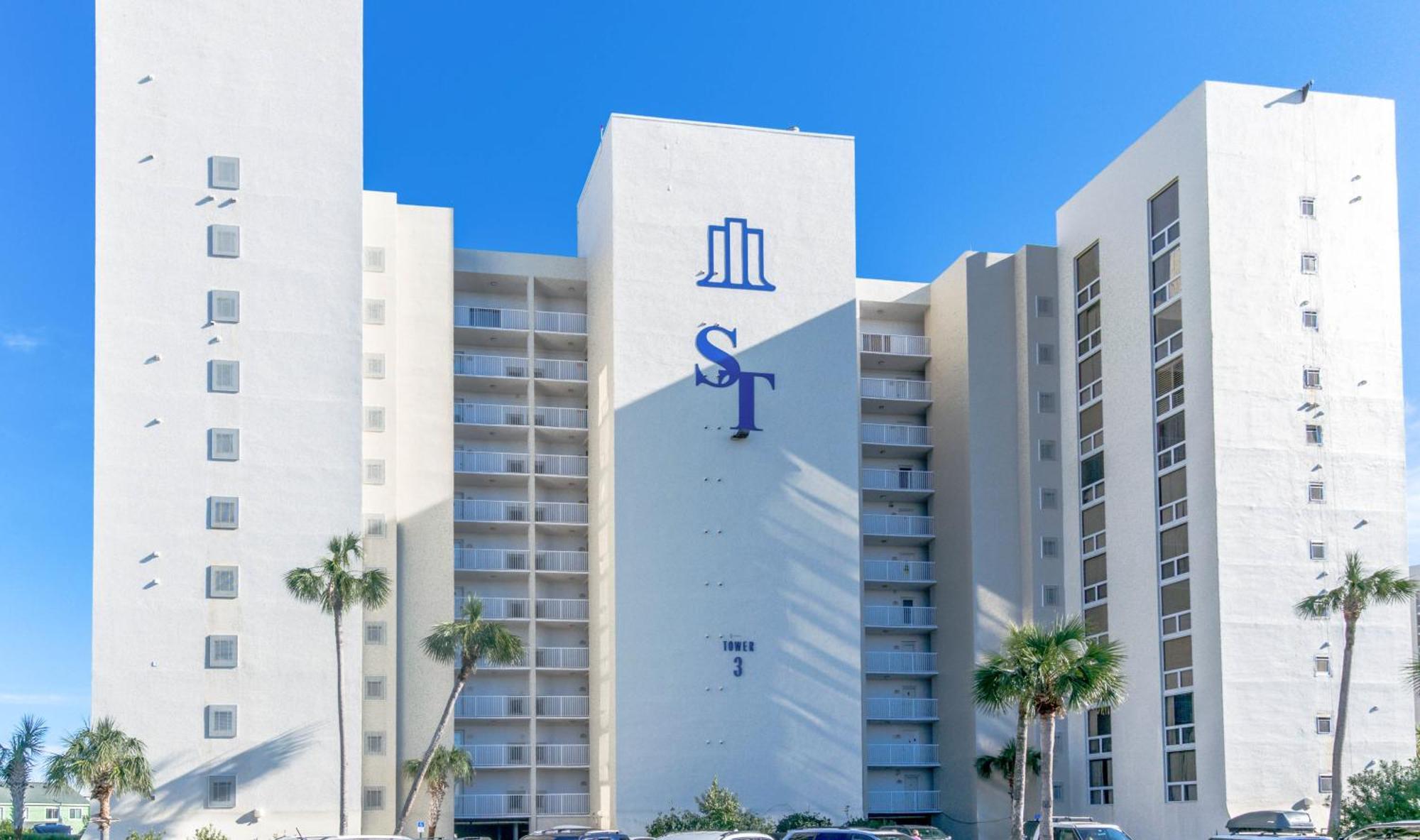 Two-Bedroom Apartment Partial Ocean View