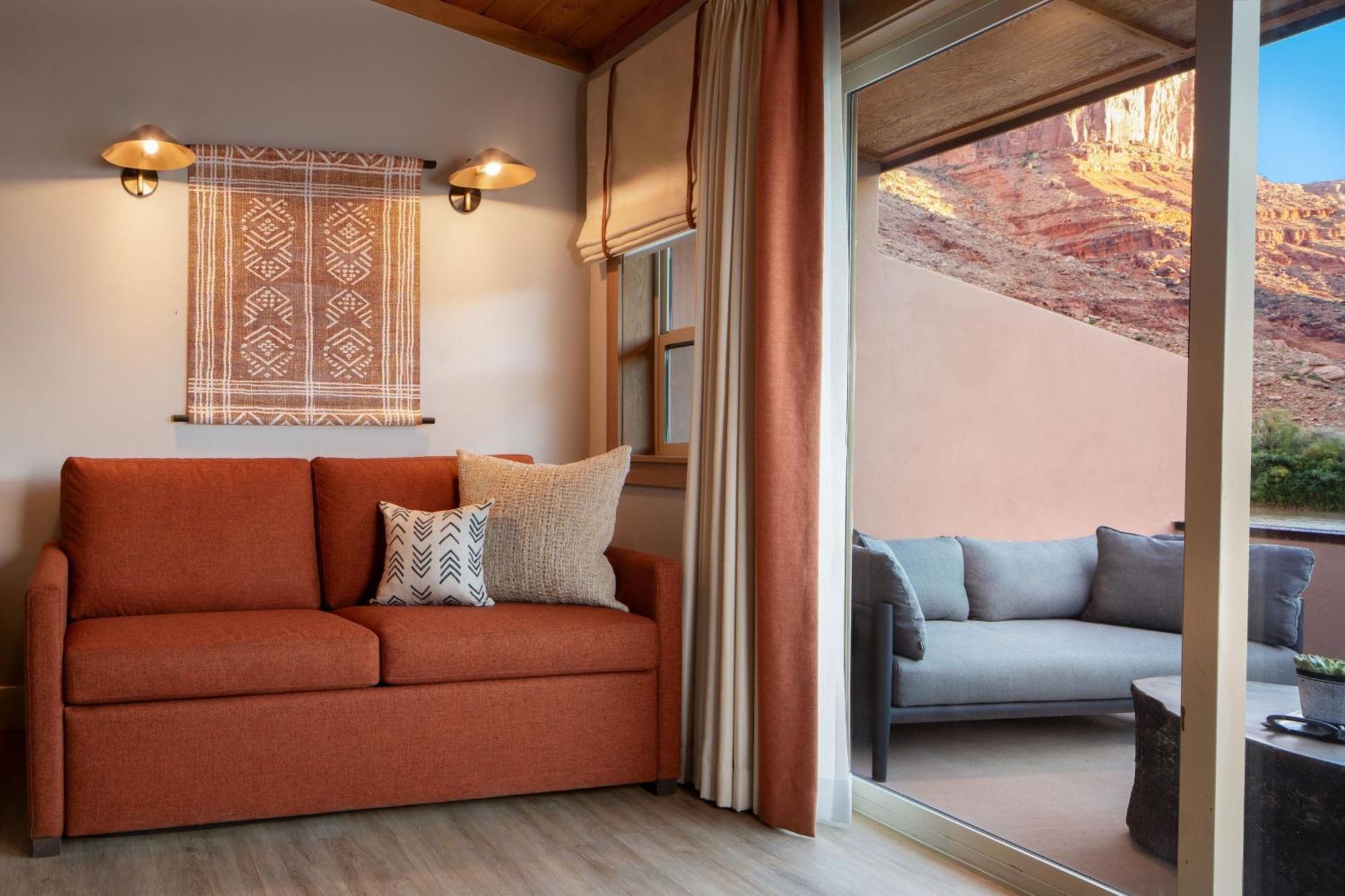 Riverfront King Suite Sofa Bed