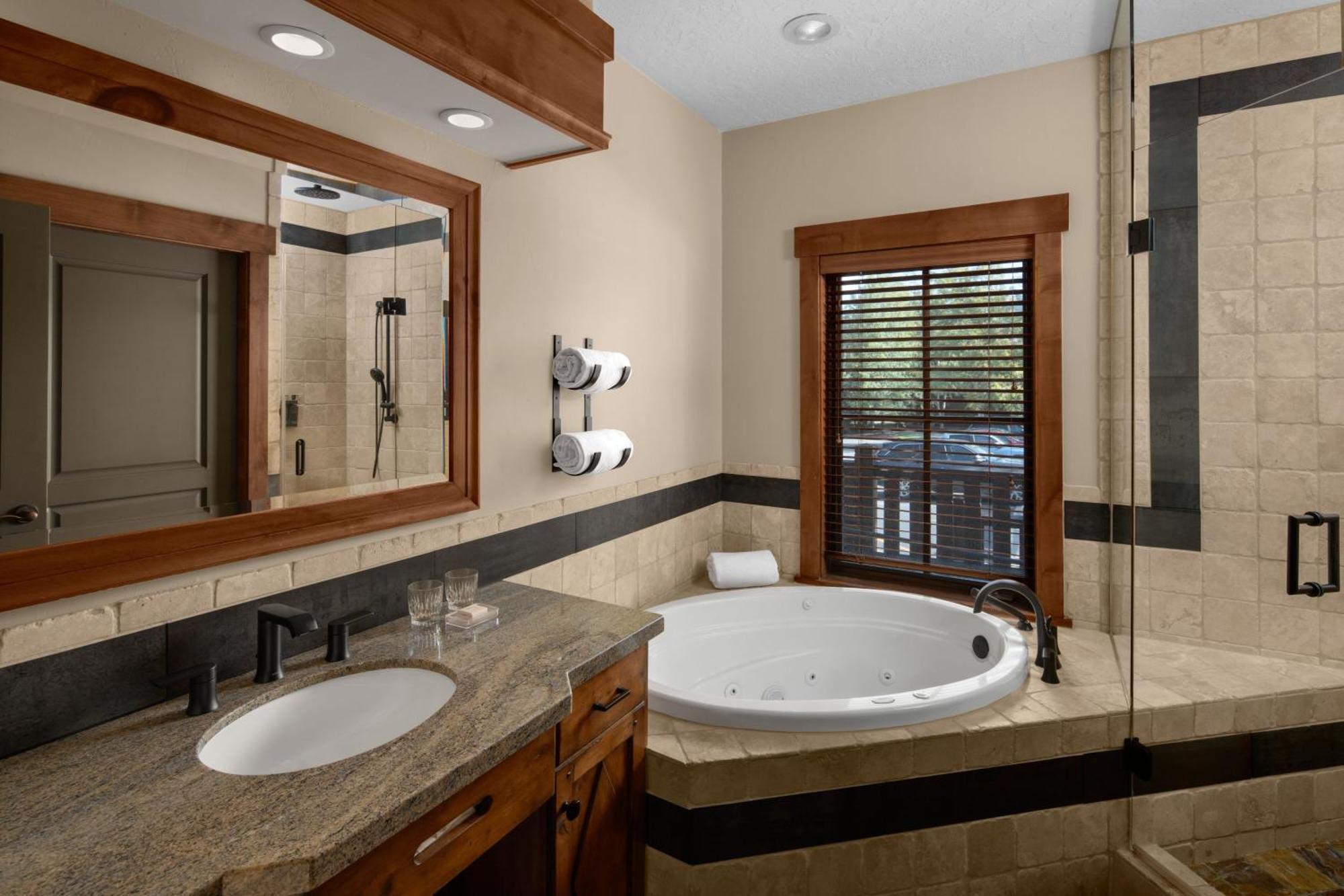 Governors 2 Bedroom Suite Mountain or Golf view Fireplace