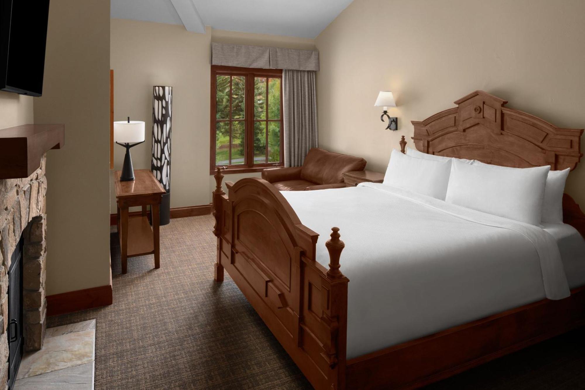 2 Bedroom Penthouse Suite Mountain & Golf view Fireplace