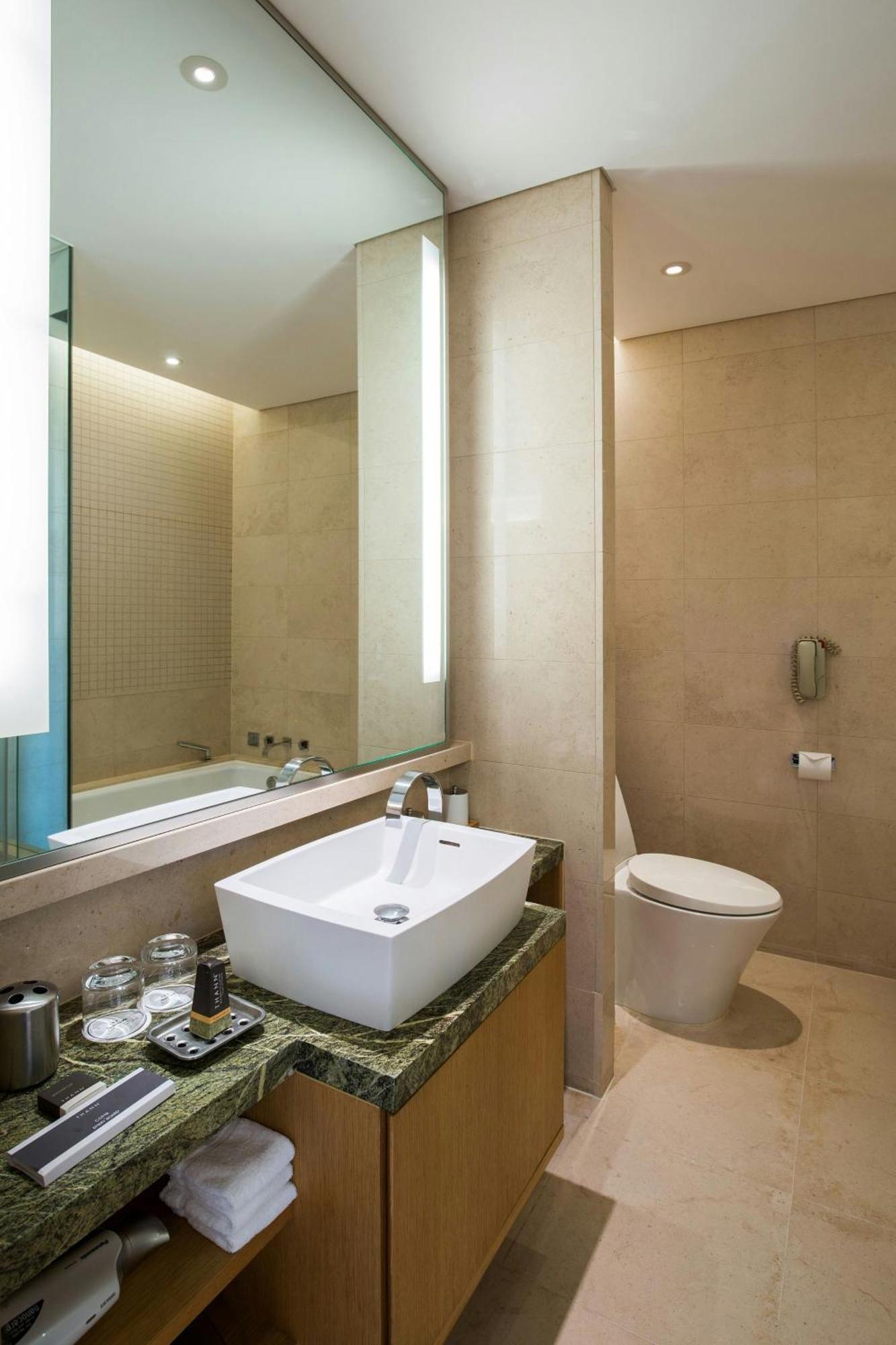 Studio Suite (2 adults and 1 child between 0 and 24 months can stay)