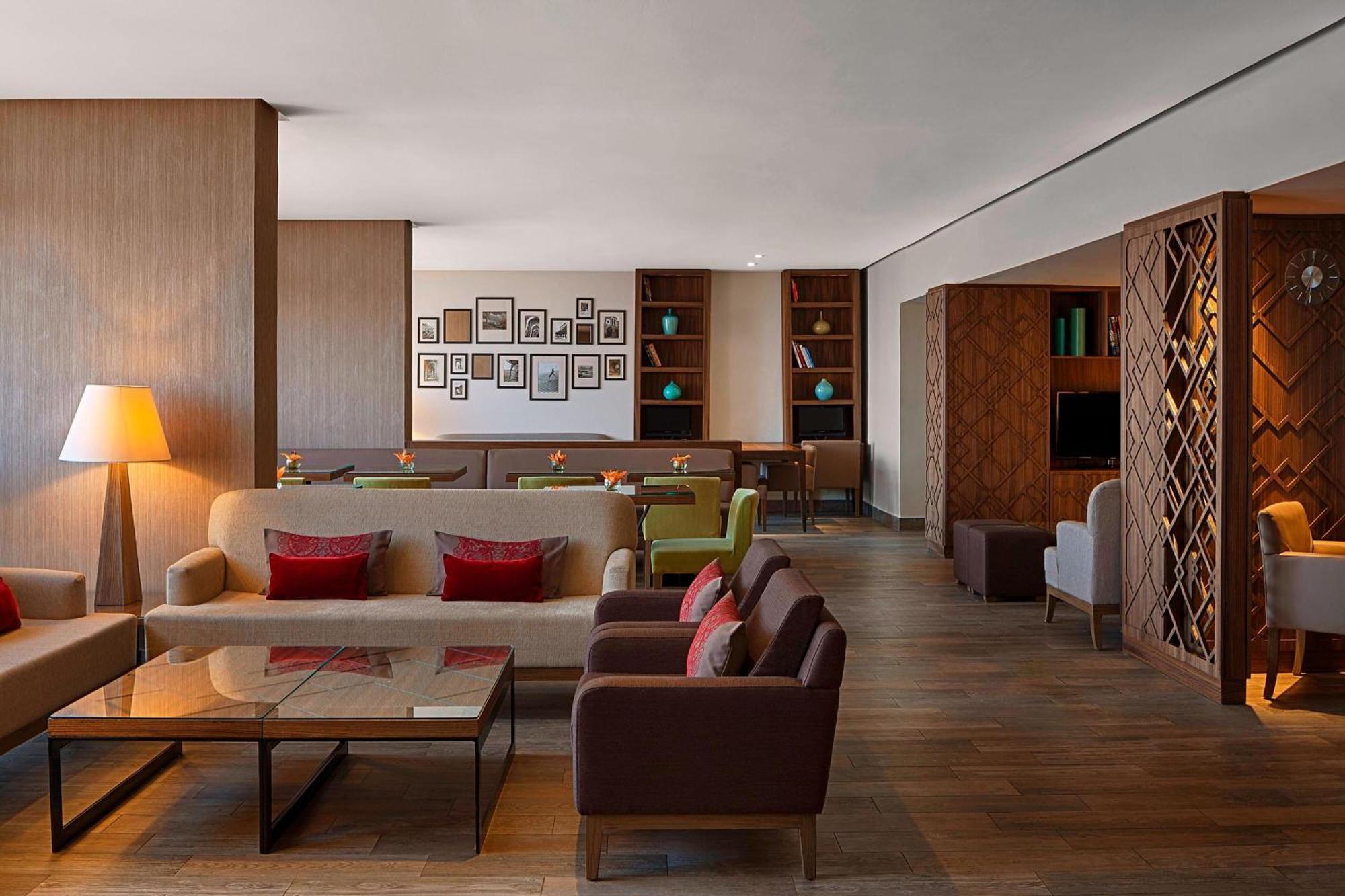Zimmer mit 1 Kingsize-Bett und Zugang zum Pool - Club-Etage, oberes Geschoss