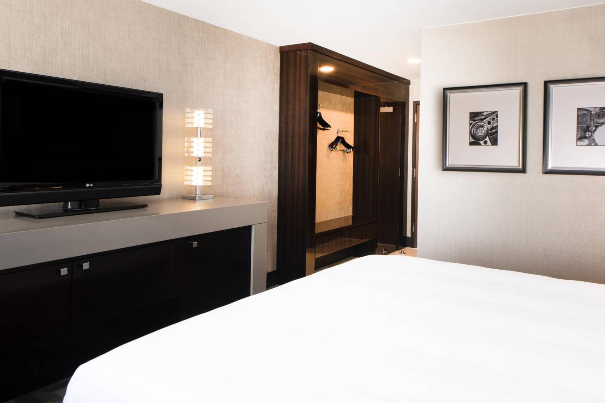 Zimmer mit Kingsize-Bett