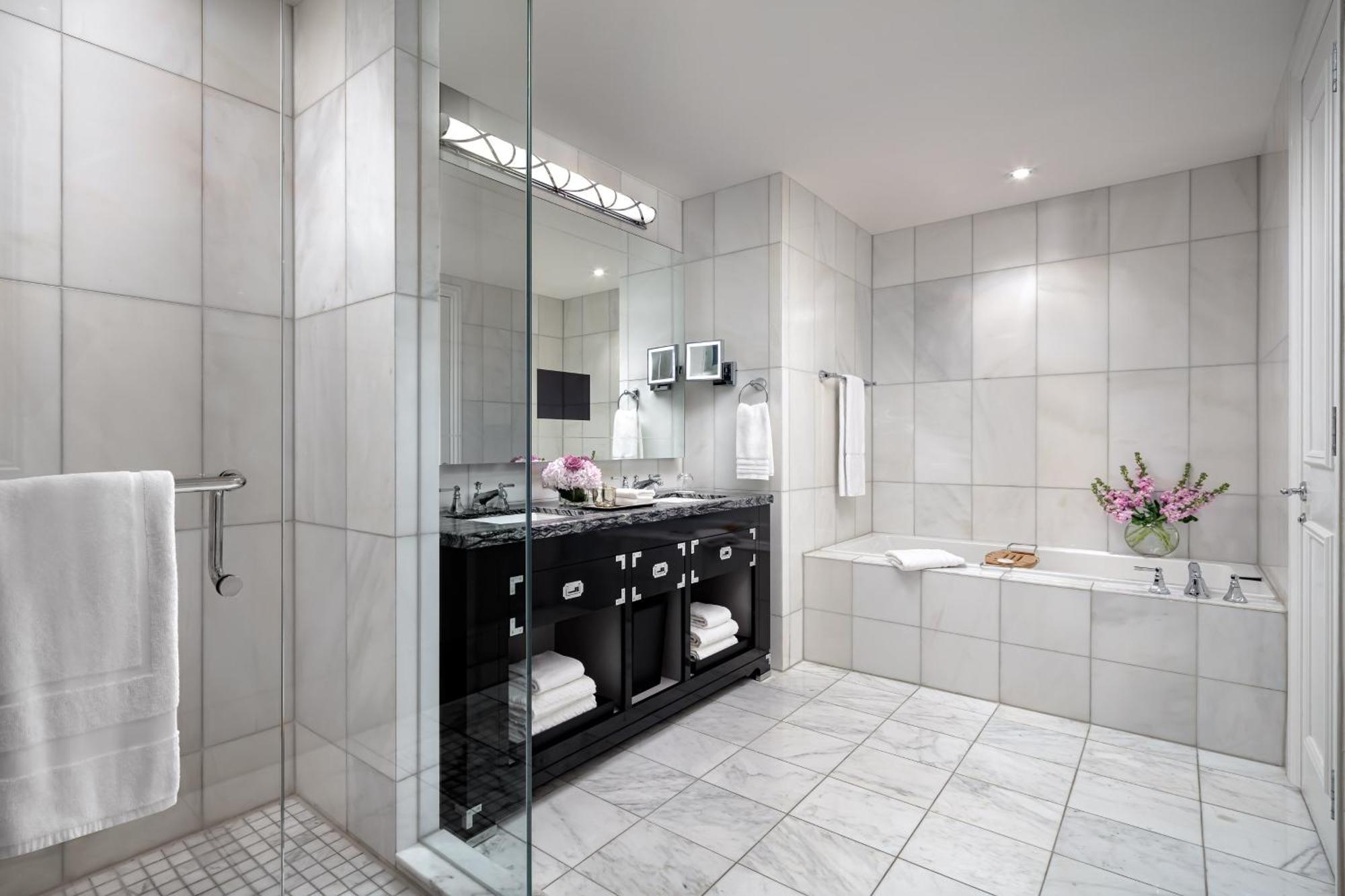 Grand Deluxe Suite mit 1 Schlafzimmer und Stadtblick