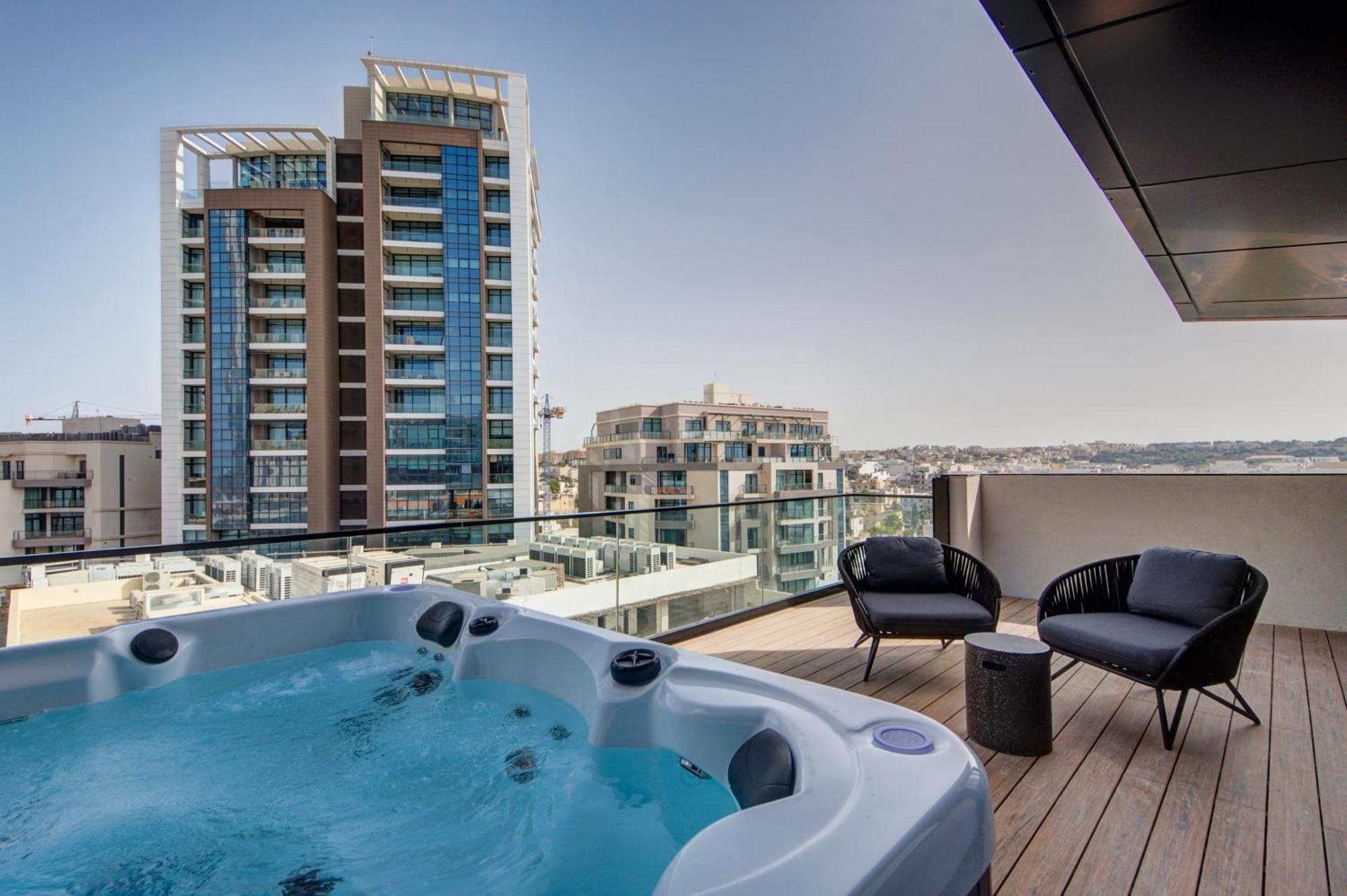 Executive Suite mit Terrasse und Whirlpool-Badewanne im Freien