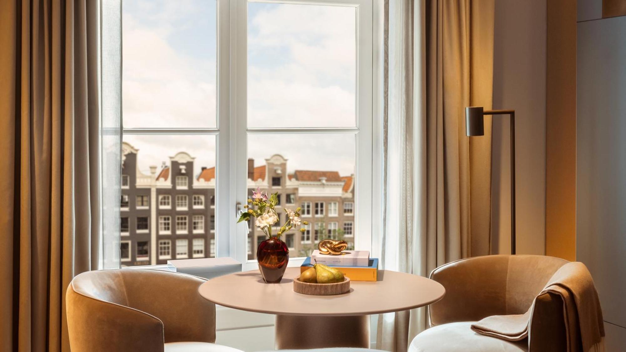 Grand Premier Zimmer mit Grachtenblick
