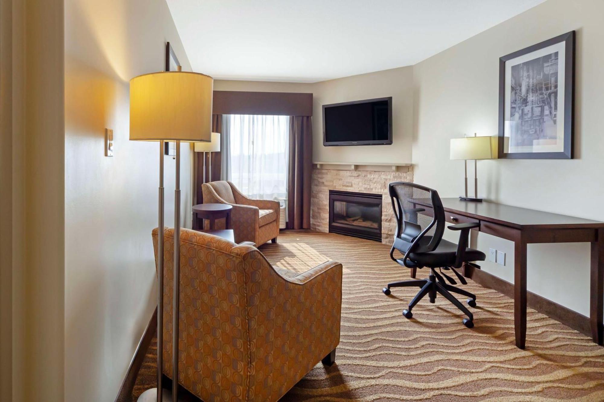 Suite mit Kingsize-Bett und Whirlpool - Nichtraucher