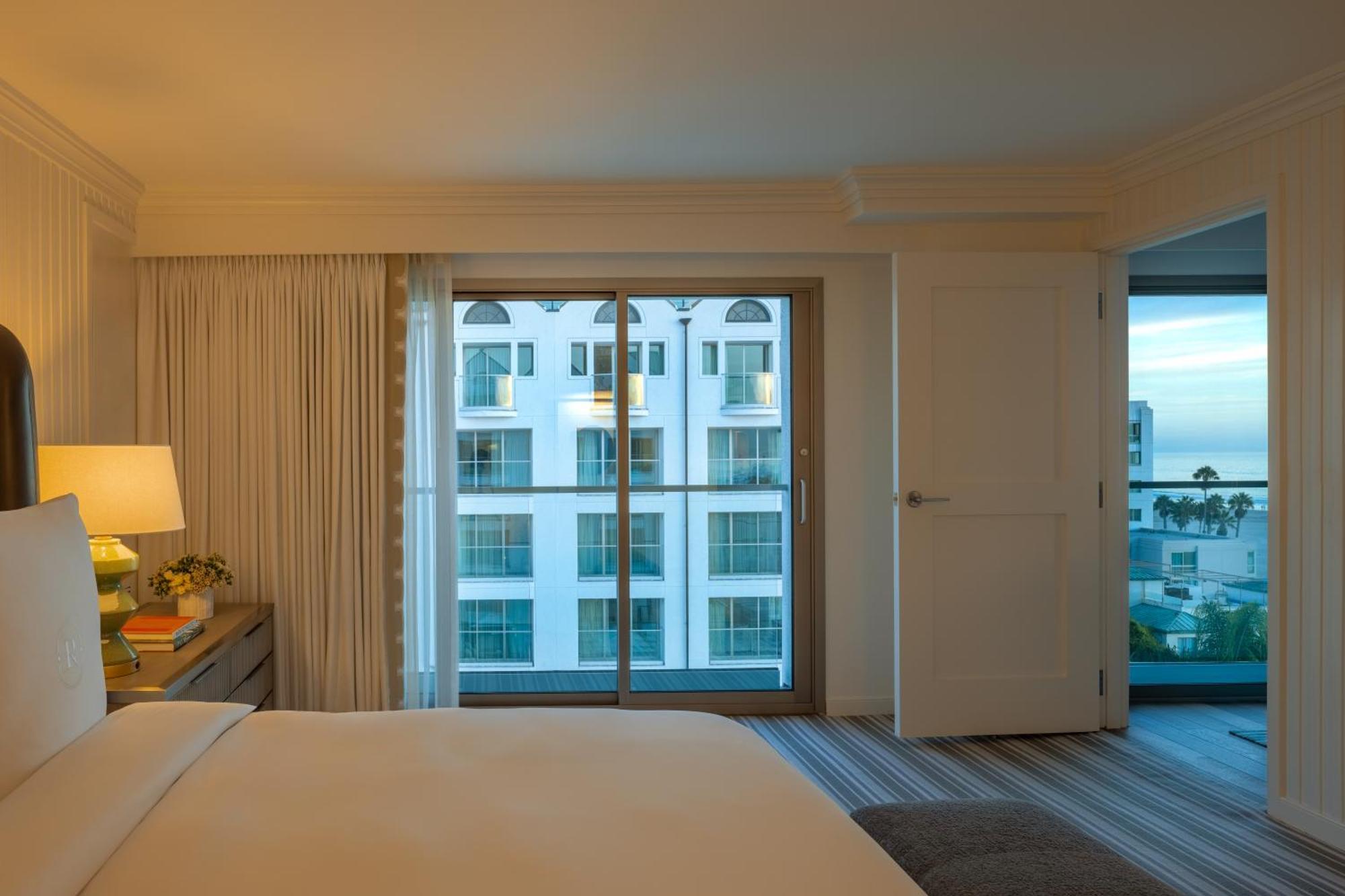 Eck-Suite mit 1 Schlafzimmer, Kingsize-Bett und Meerblick