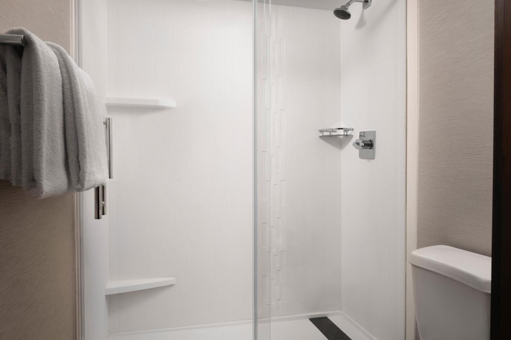 King Room,1643159716:JPEG