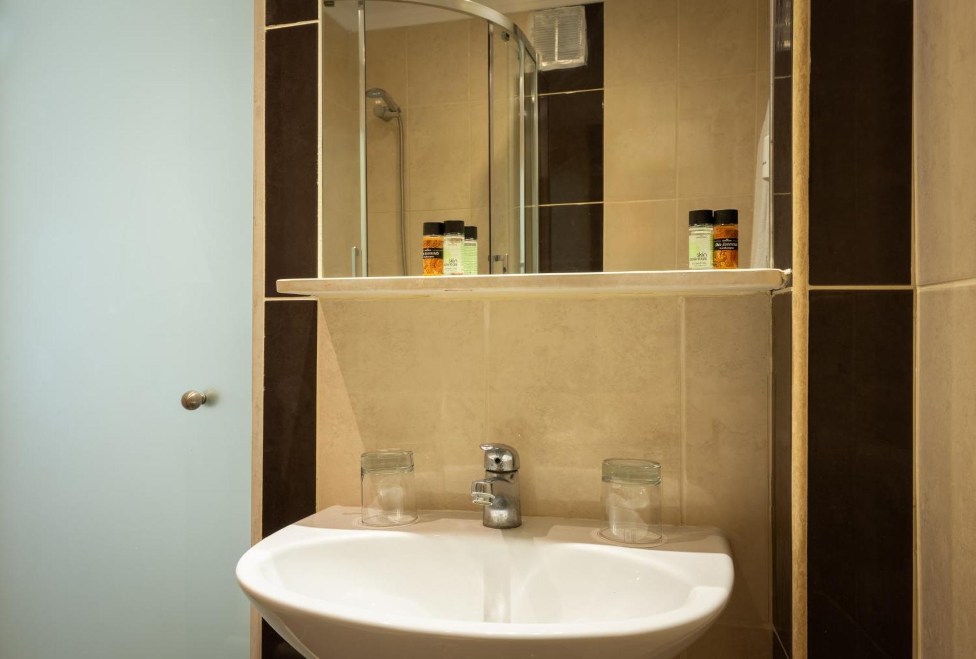 Zweibettzimmer mit Meerblick