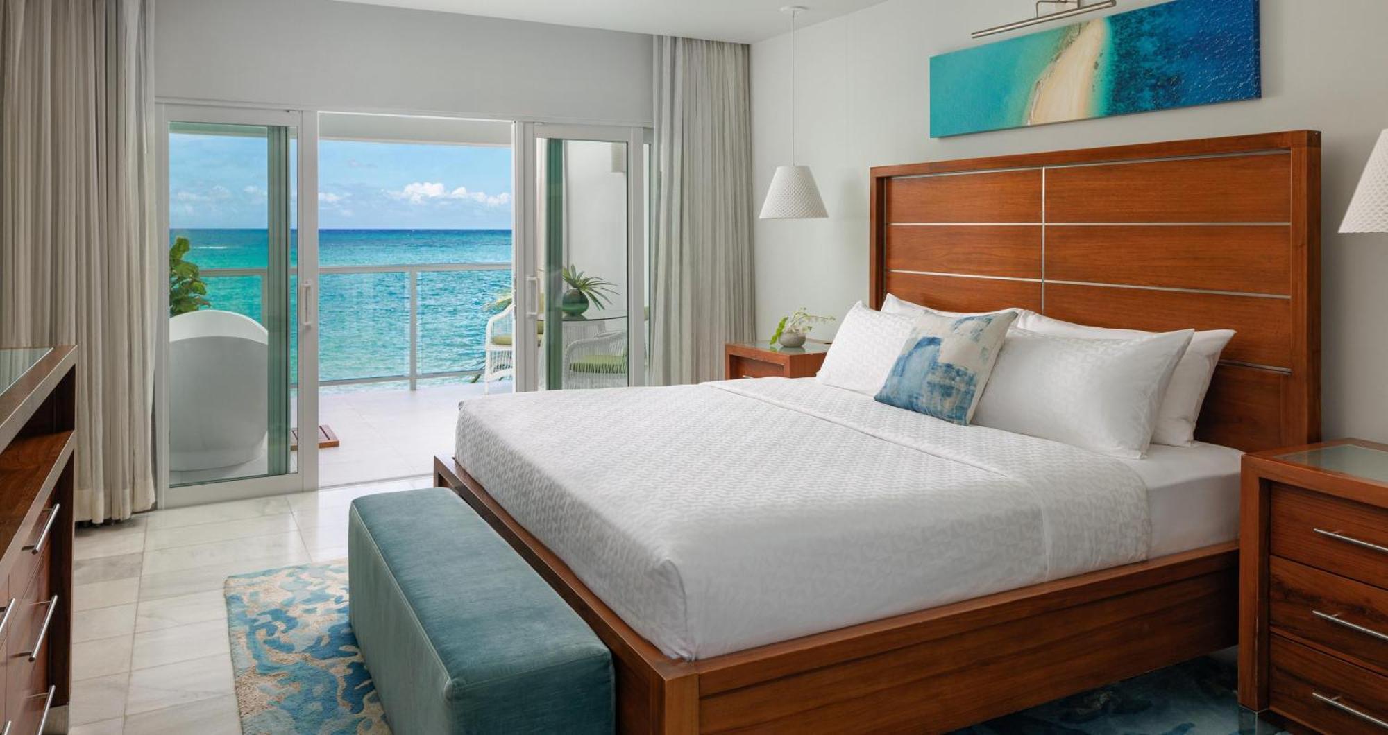 Oceanfront Honeymoon Zimmer mit Balkon und Entspannungsbadewanne - Club Level