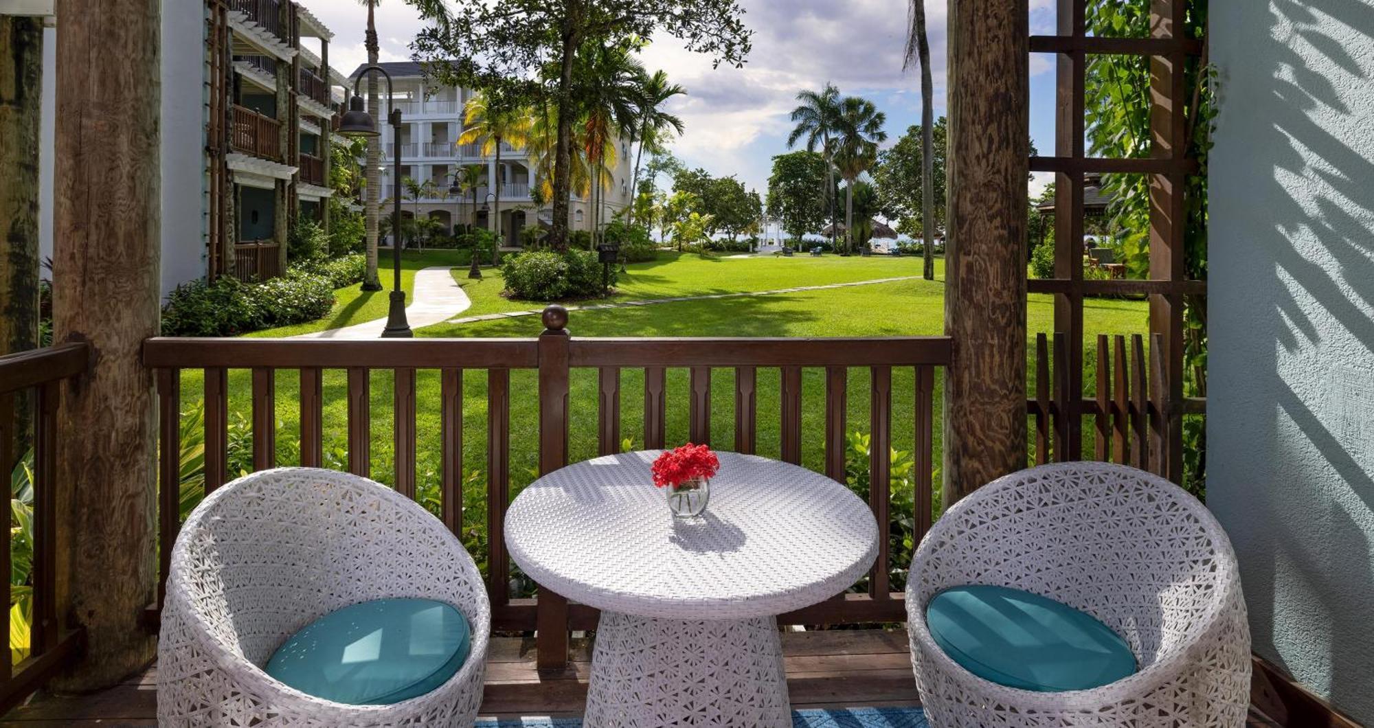 Tropische Concierge-Junior Suite mit 2 Schlafzimmern am Strand