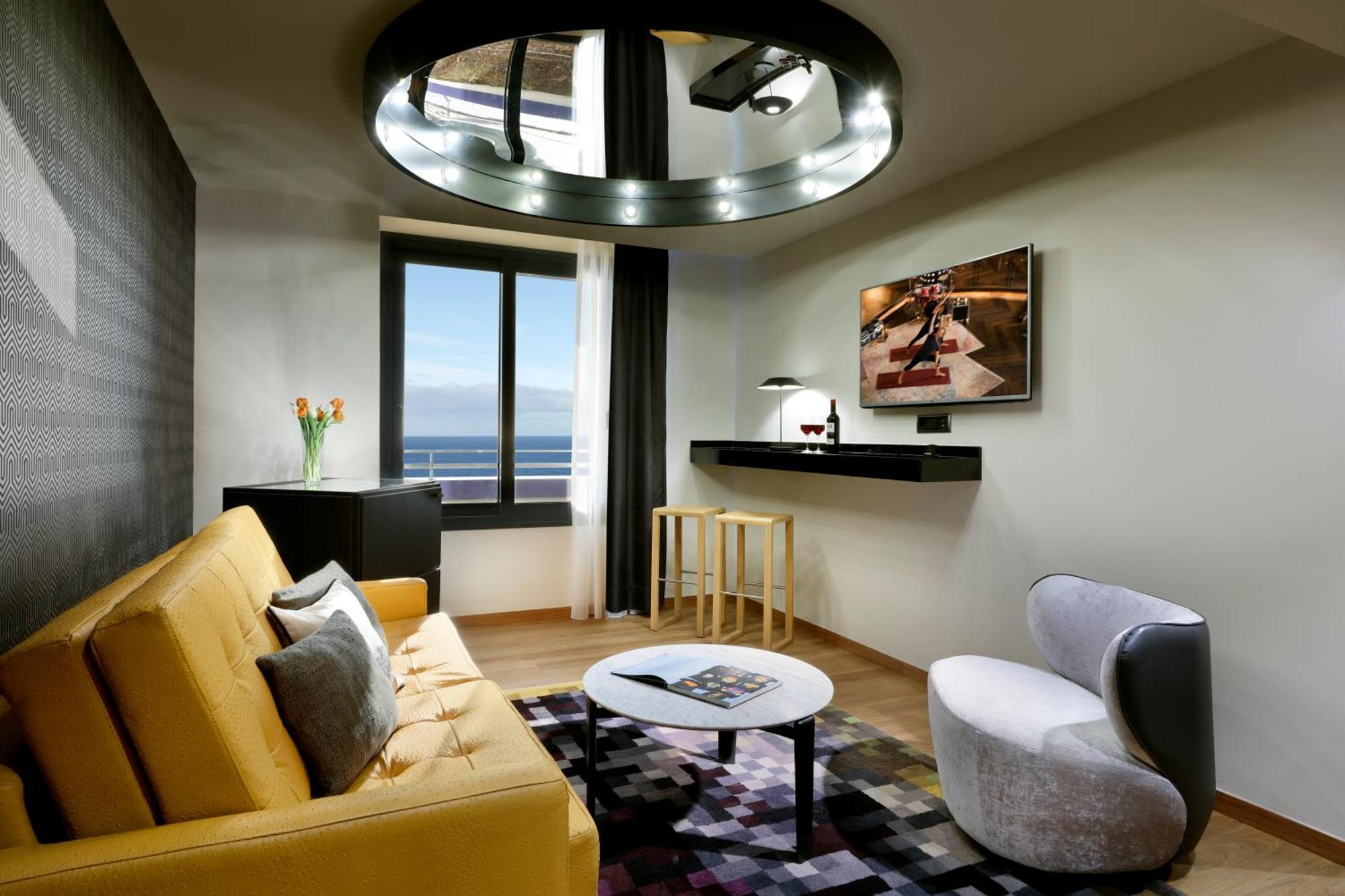 Suite Platinum Rock