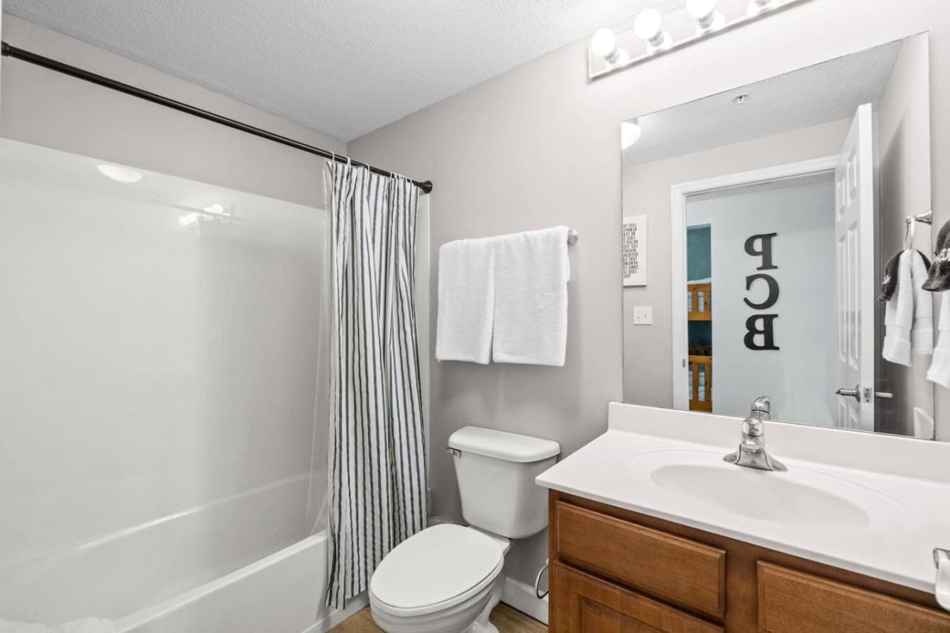 One-Bedroom Apartment Oceanfront