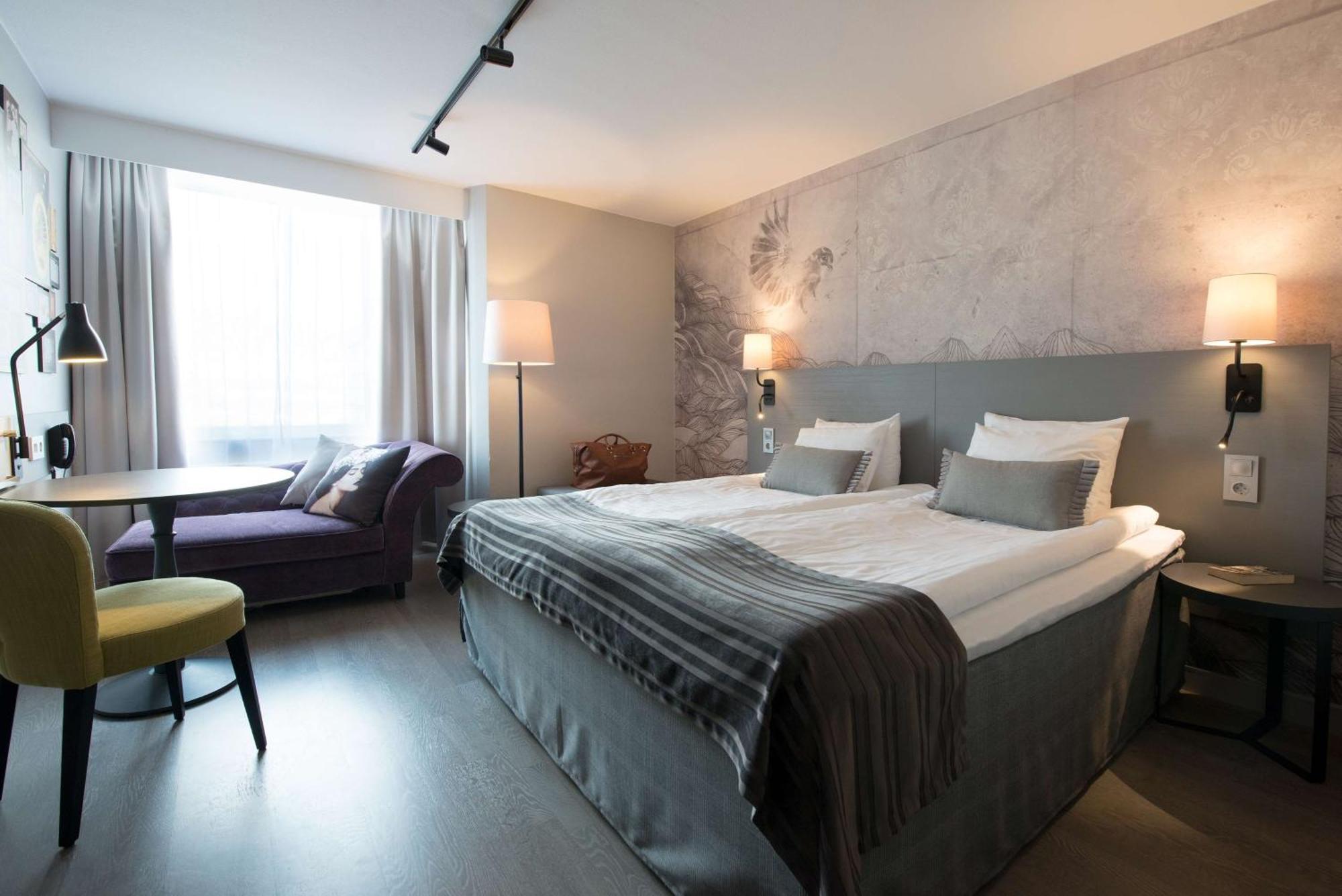 Standard Zimmer mit Kingsize-Bett