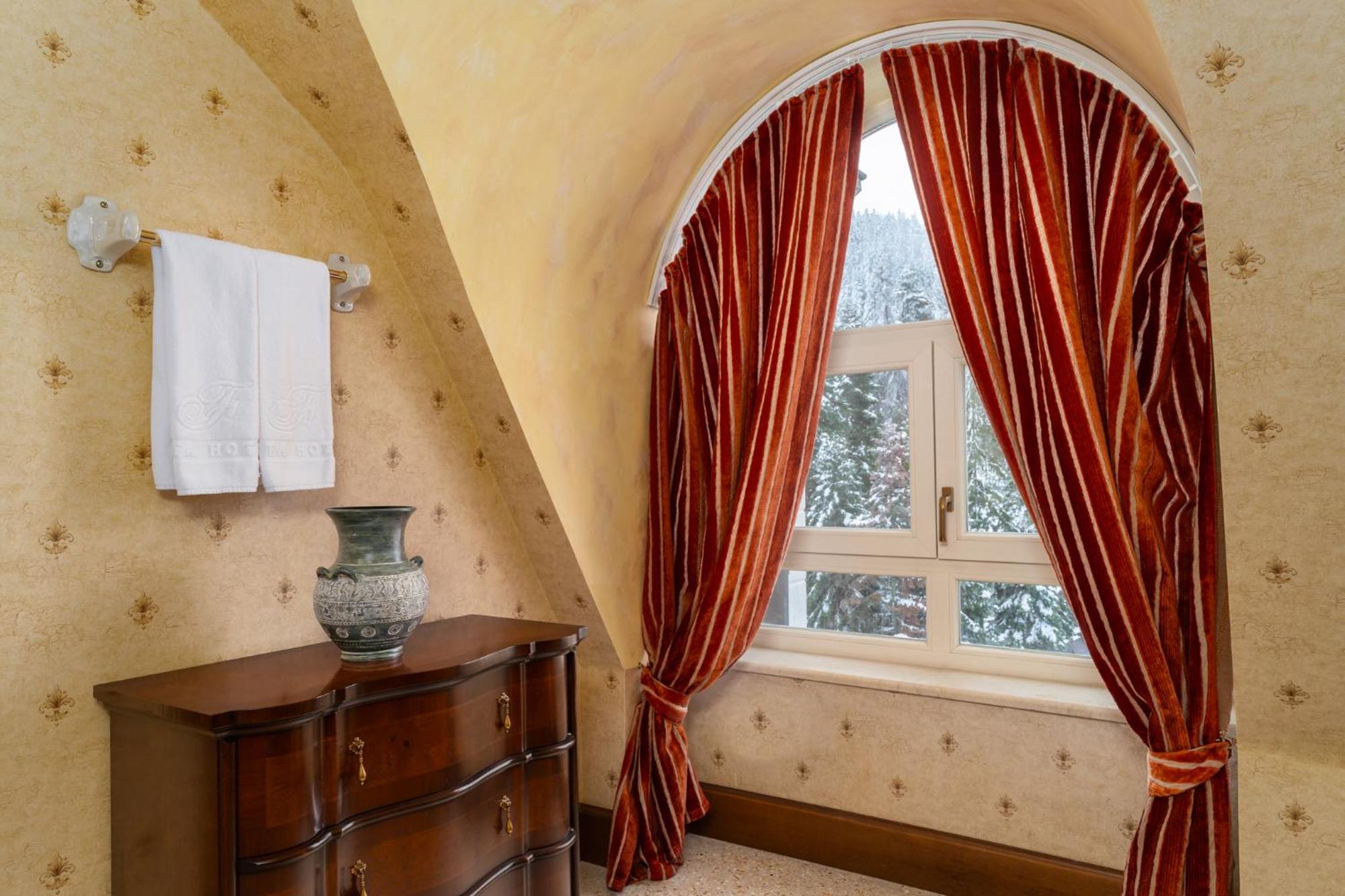 VIP Penthouse Apartment