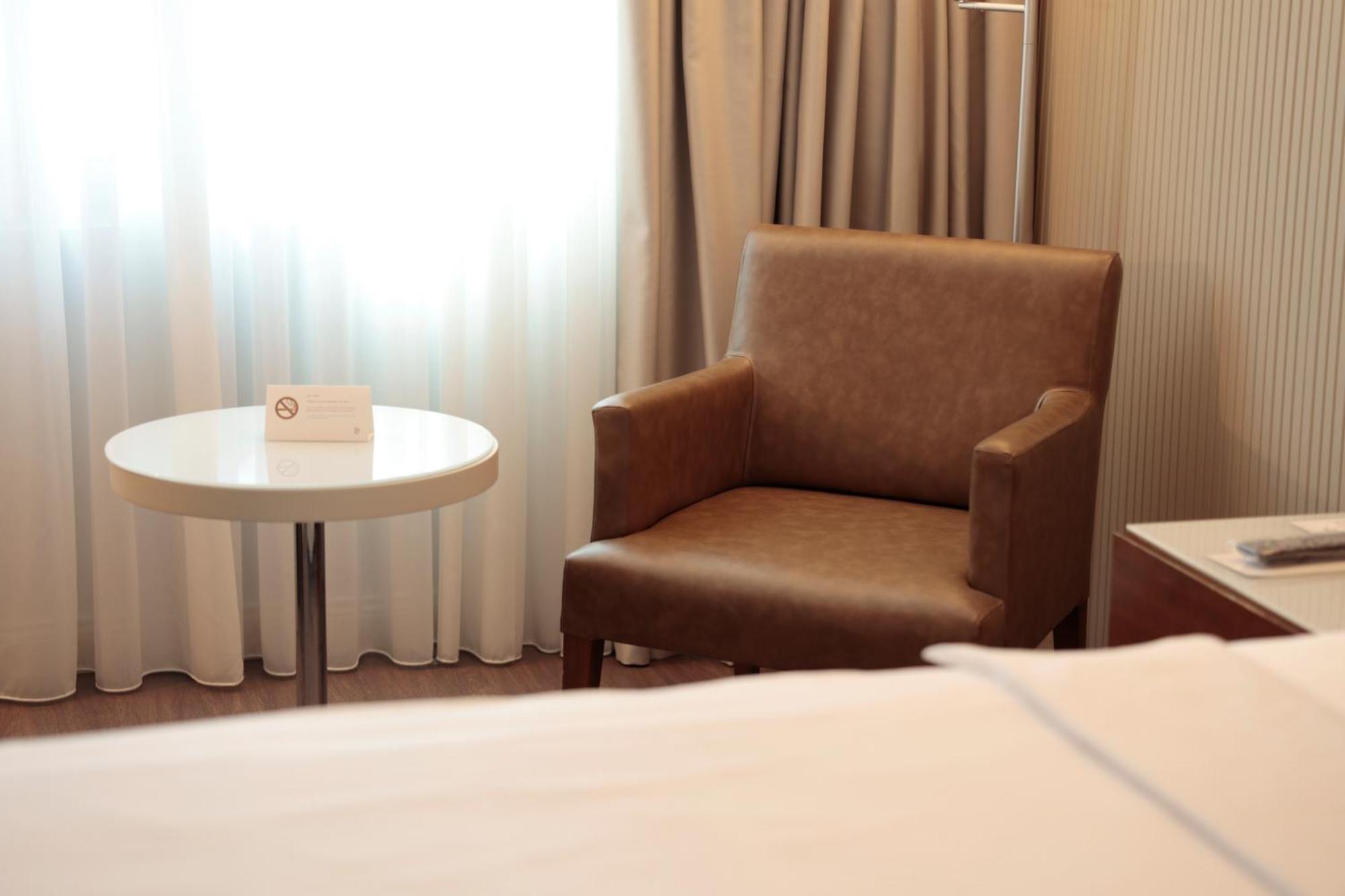 Deluxe Zimmer mit Kingsize-Bett - kostenfreier Zugang zum Spa