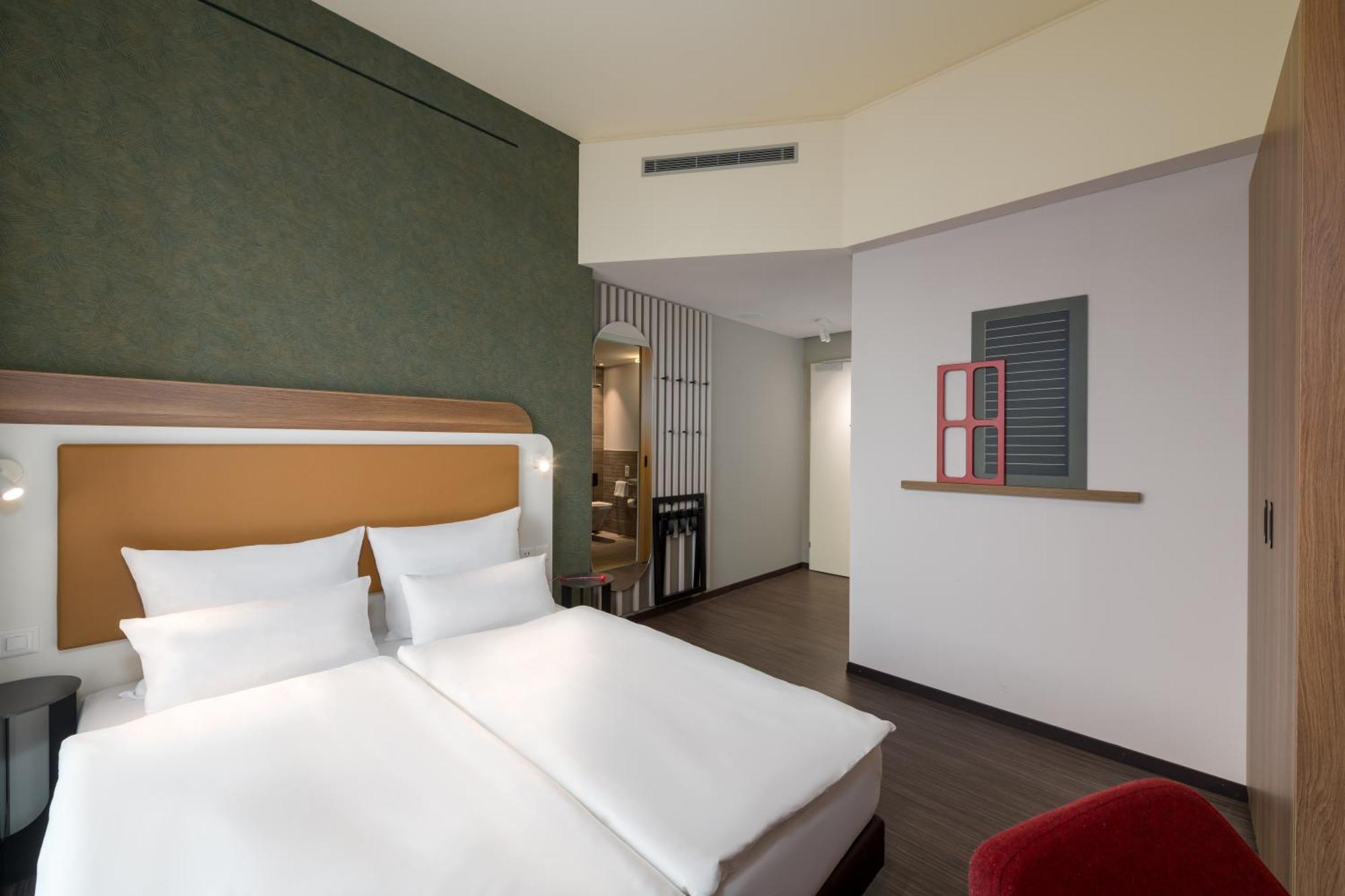Comfort Zimmer mit Queensize-Bett – barrierefrei