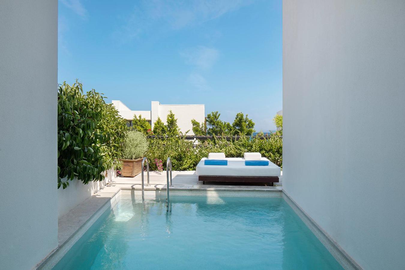 Junior Suite mit Kingsize-Bett und eigenem Pool