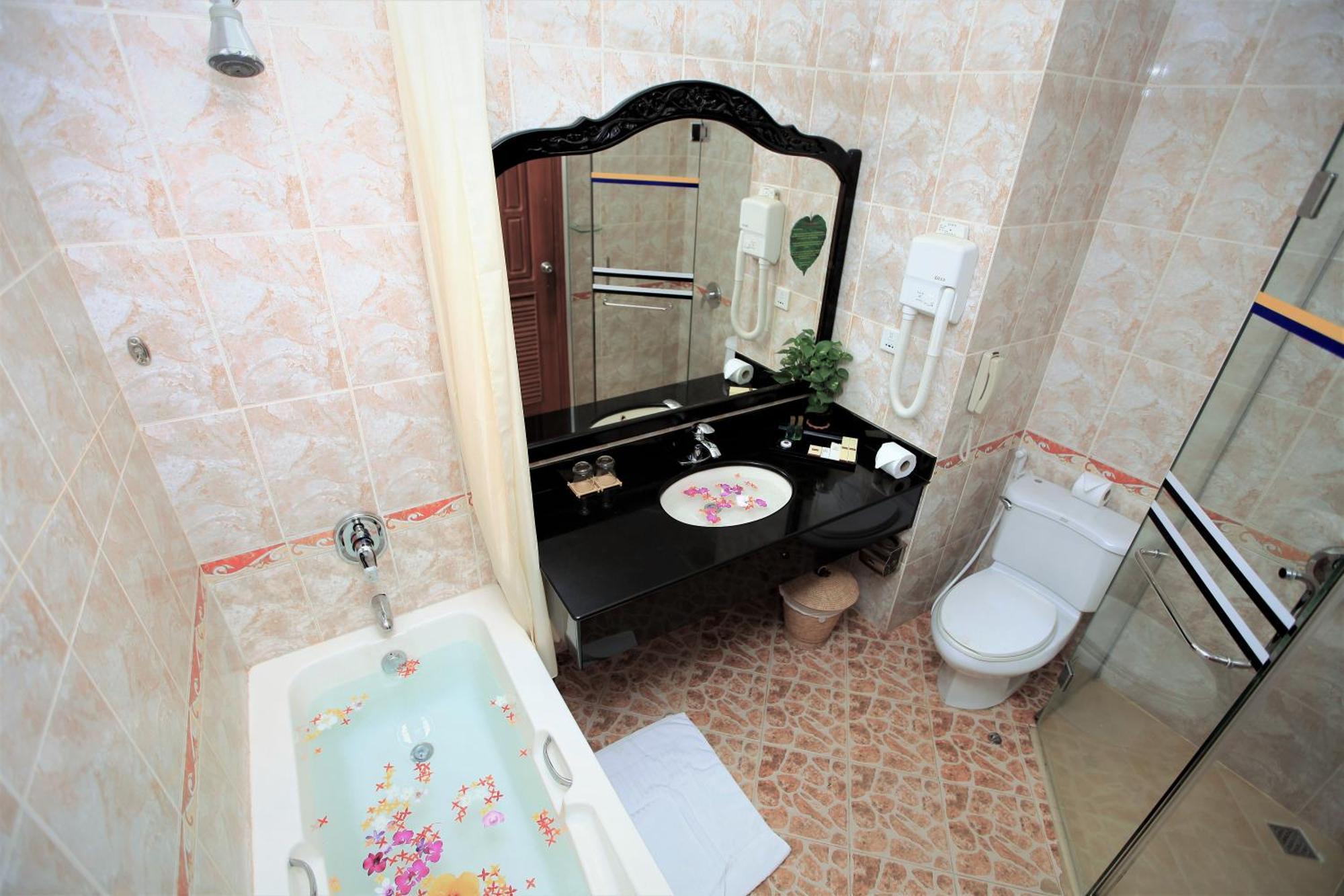 Deluxe Doppelzimmer mit Poolblick
