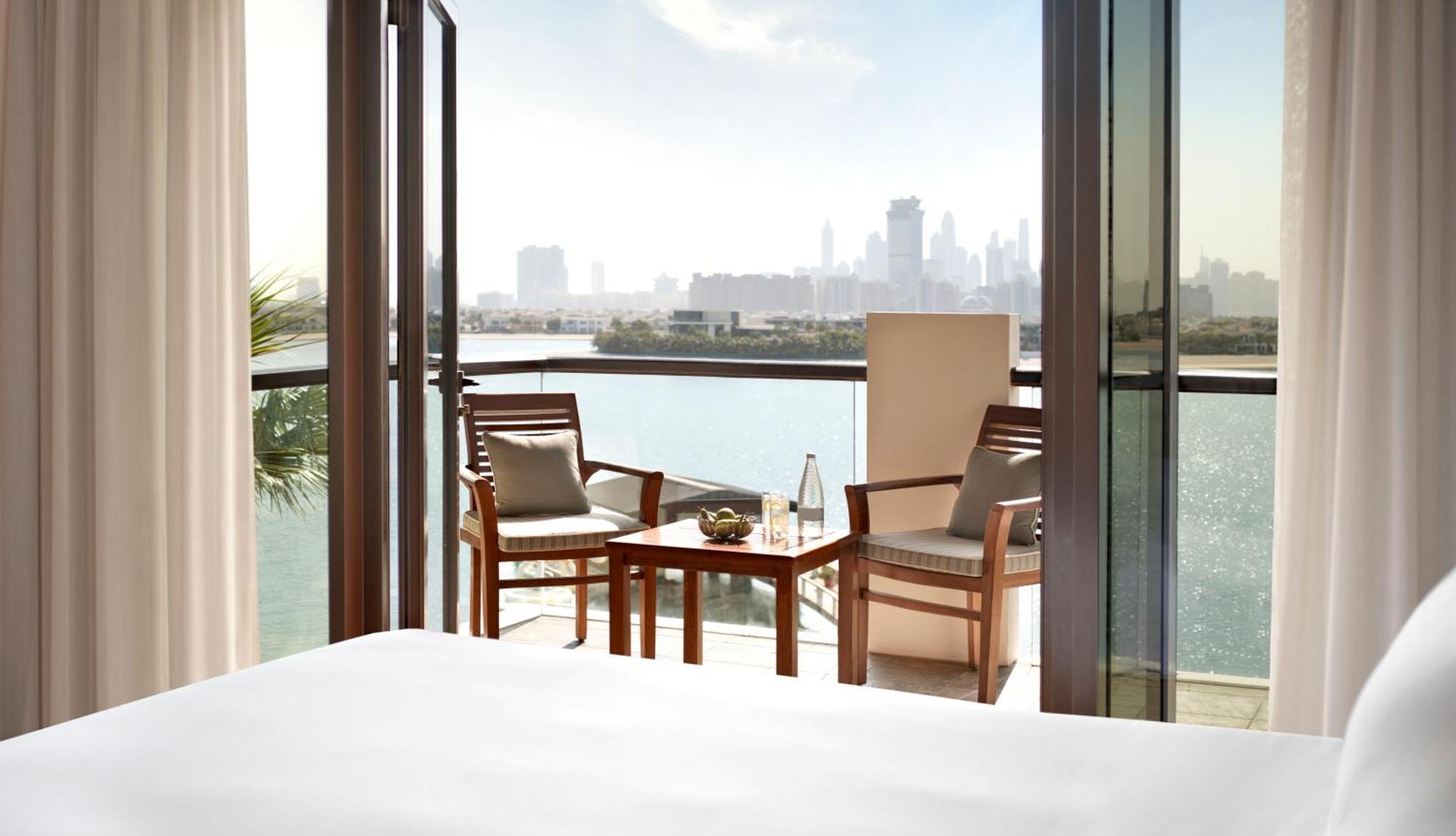 Junior Suite mit Kingsize-Bett, Schlafsofa und eigenem Balkon – Zugang zum Club