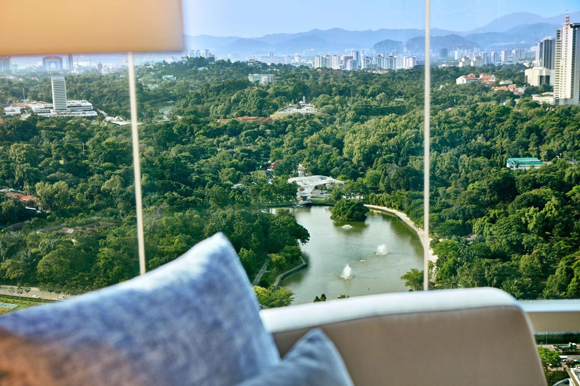 Executive Zweibettzimmer mit Seeblick und Zugang zur Executive Lounge