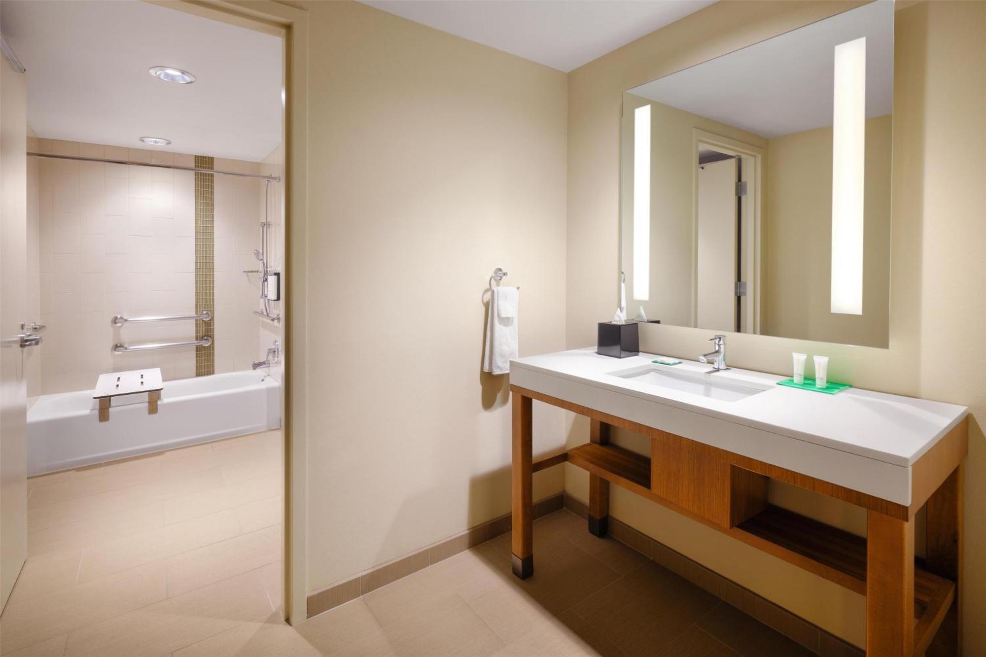 Queen Room Two Queen Beds Accessible Tub Disability Access