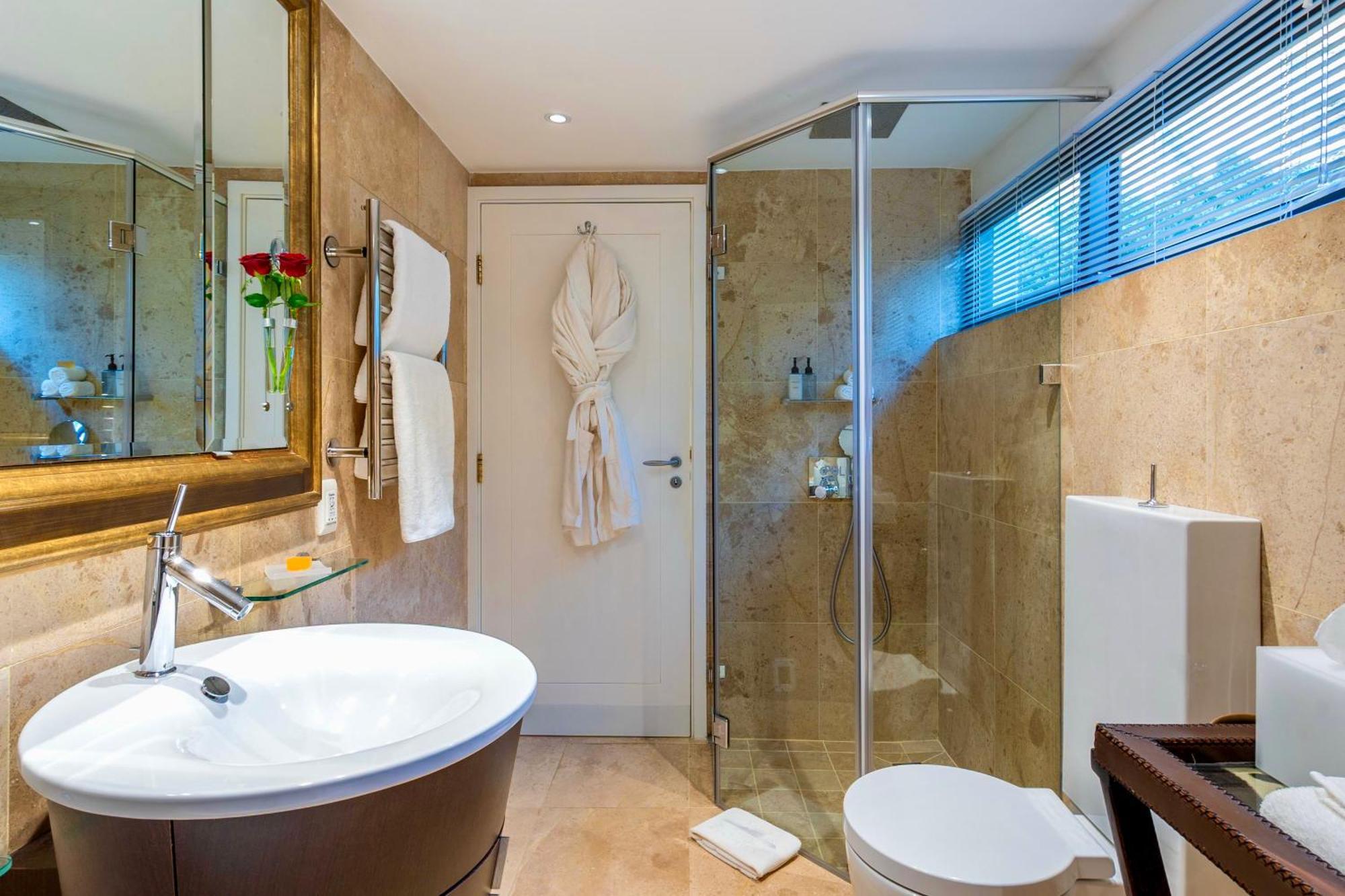Deluxe Junior Suite mit Terrasse, Meer- und Bergblick (Hauptschlafzimmer)
