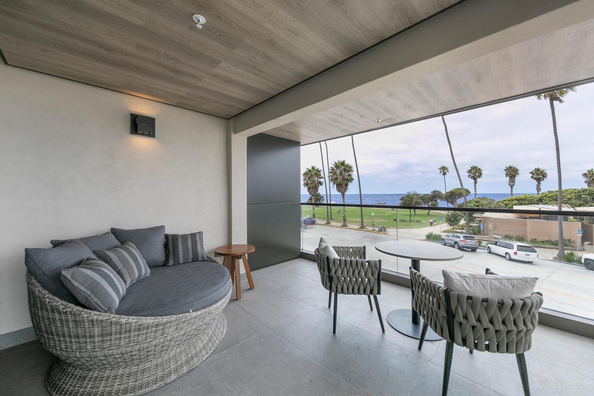 ALL NEW Shores VIP Corner Suite