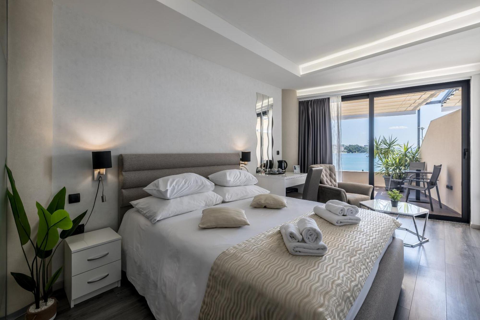 Deluxe Doppelzimmer mit Balkon und Meerblick
