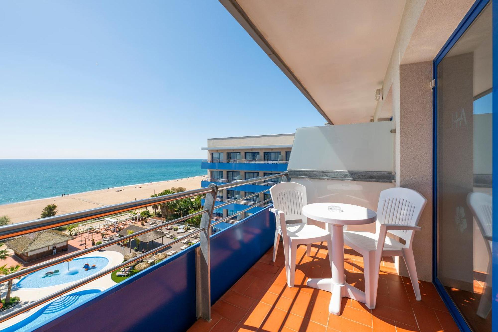 Superior Doppelzimmer mit Pool- und Meerblick (3 Erwachsene + 1 Kind)