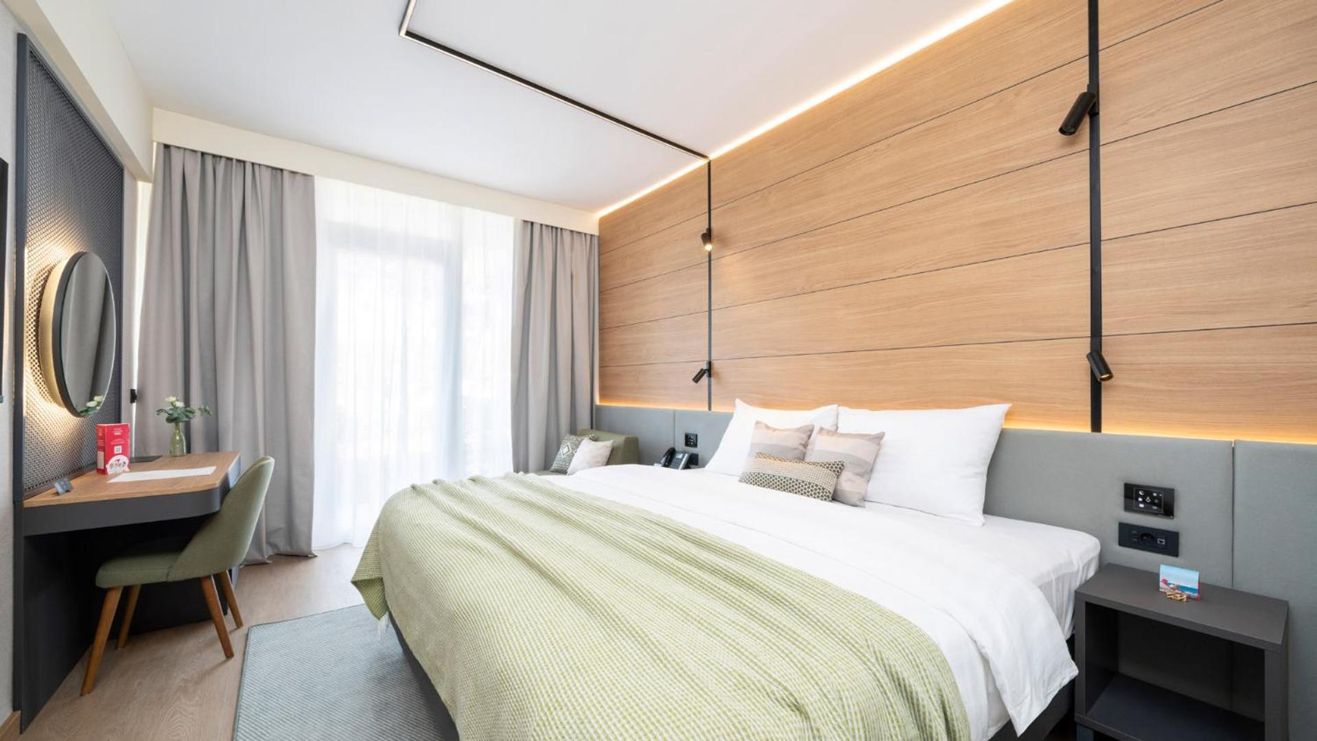 Classic Zimmer mit Balkon – Parkseite