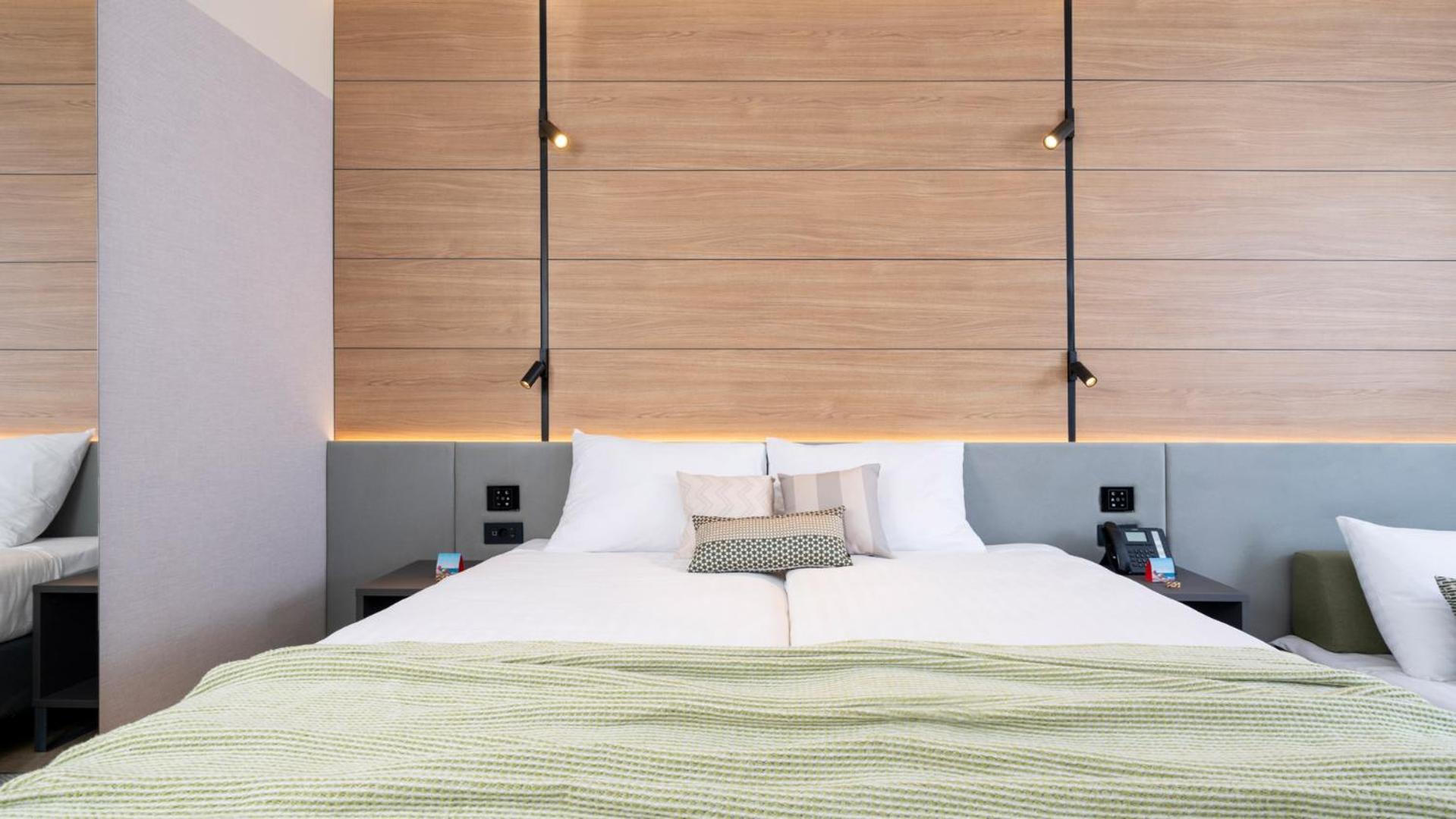 Klassisches Zimmer mit Balkon, Parkseite - Zusatzbett