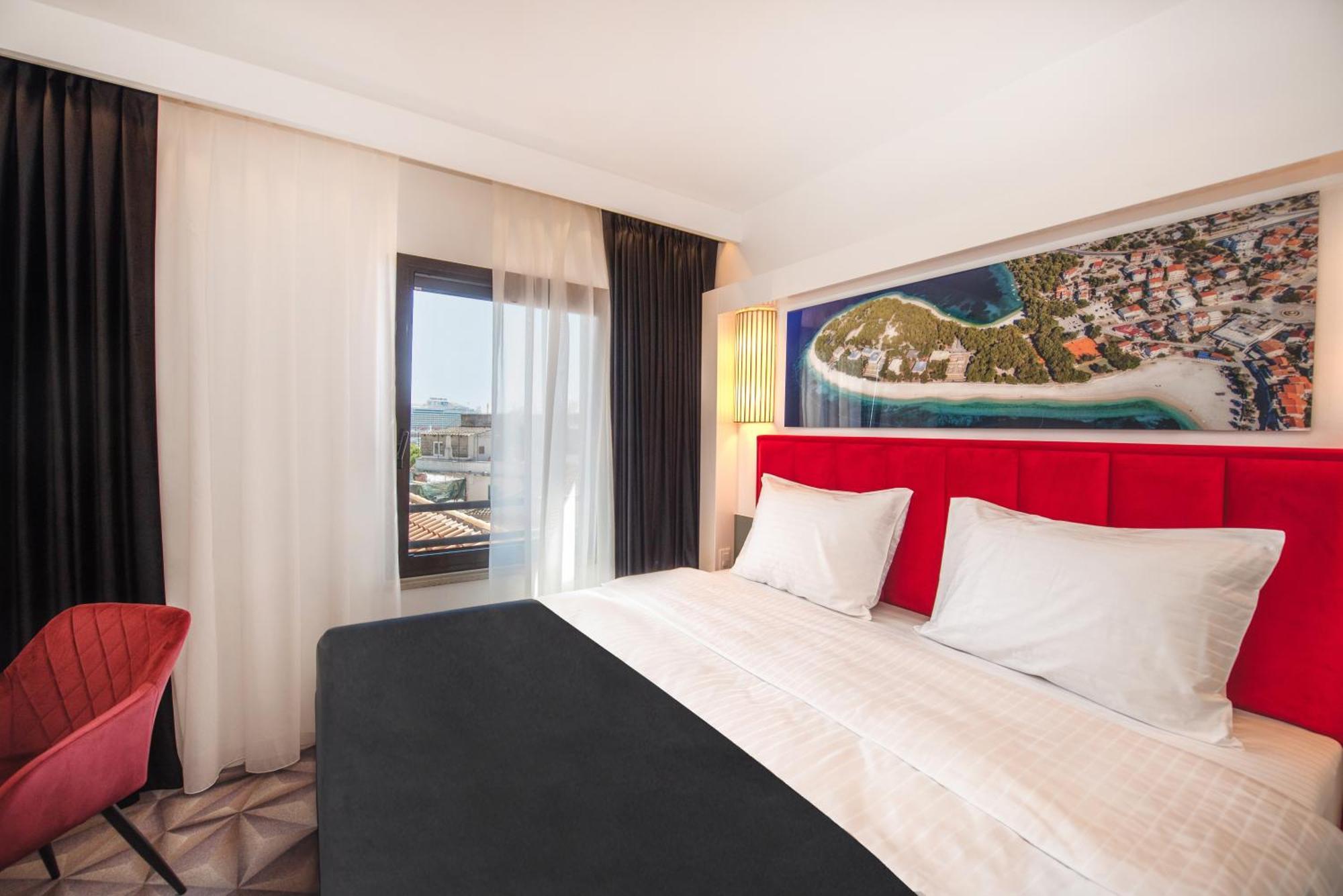 Standard Doppelzimmer mit teilweisem Meerblick
